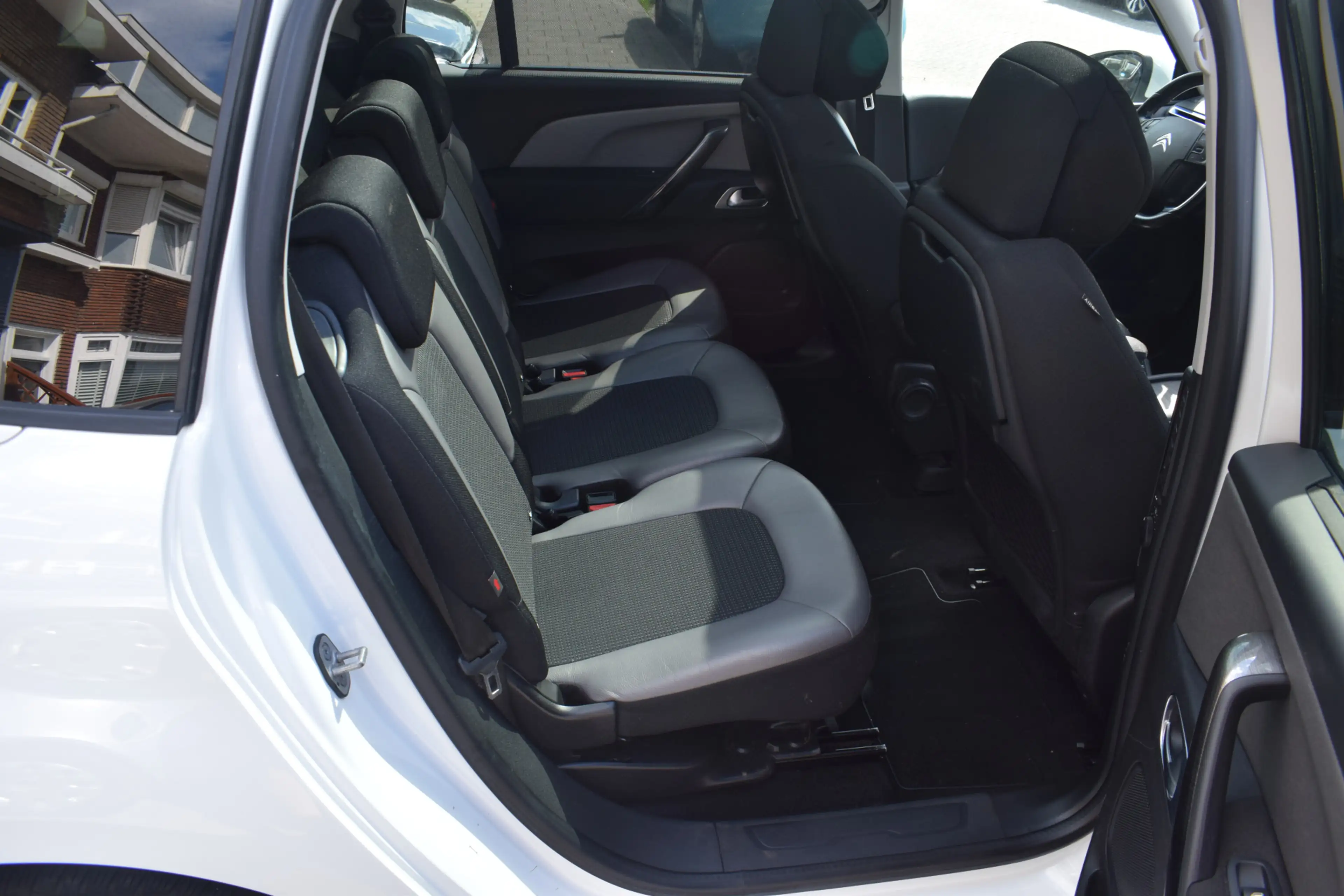 Citroen Grand C4 Picasso 1.2 PureTech Shine automaat 7 persoons — photo 26