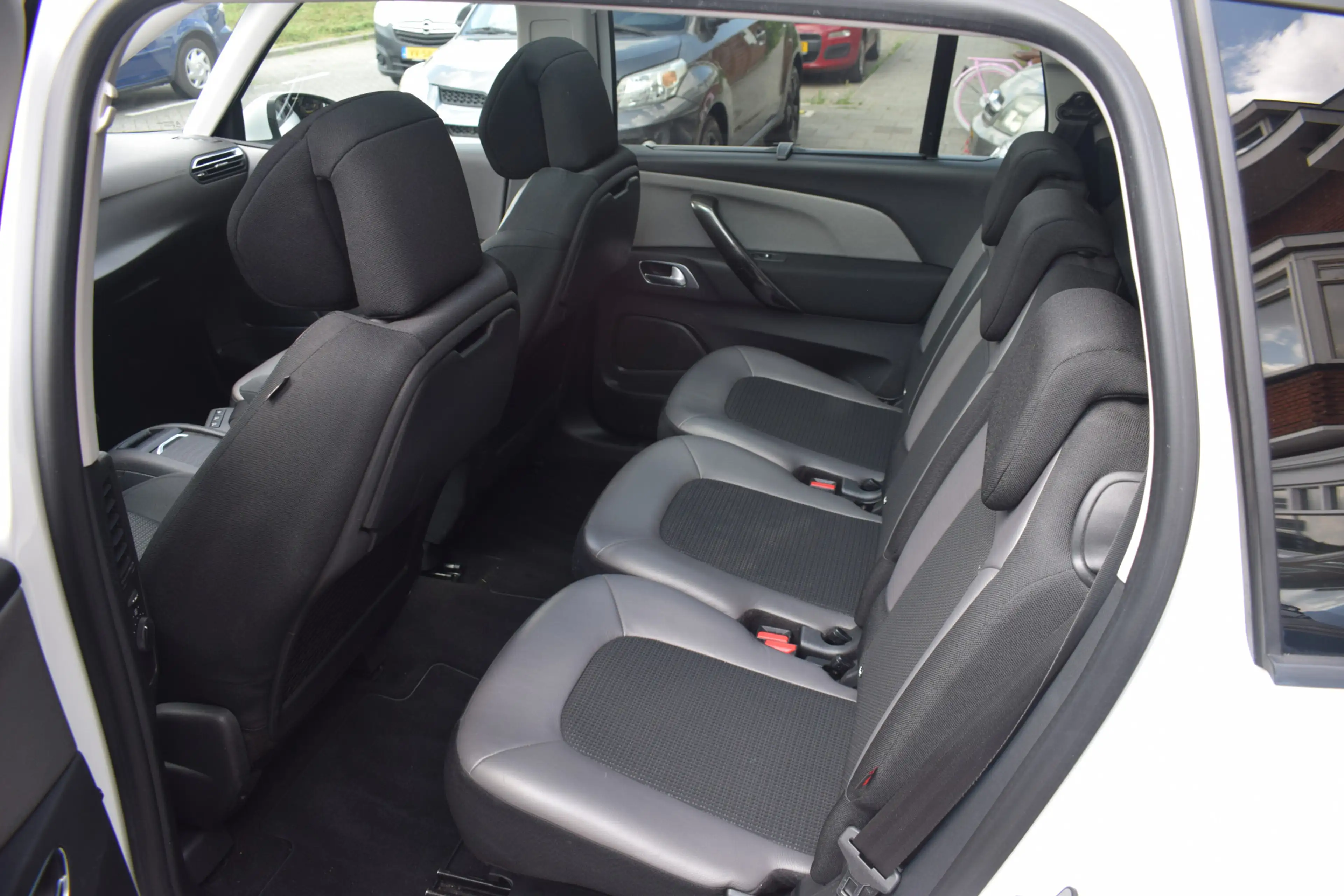 Citroen Grand C4 Picasso 1.2 PureTech Shine automaat 7 persoons — photo 18