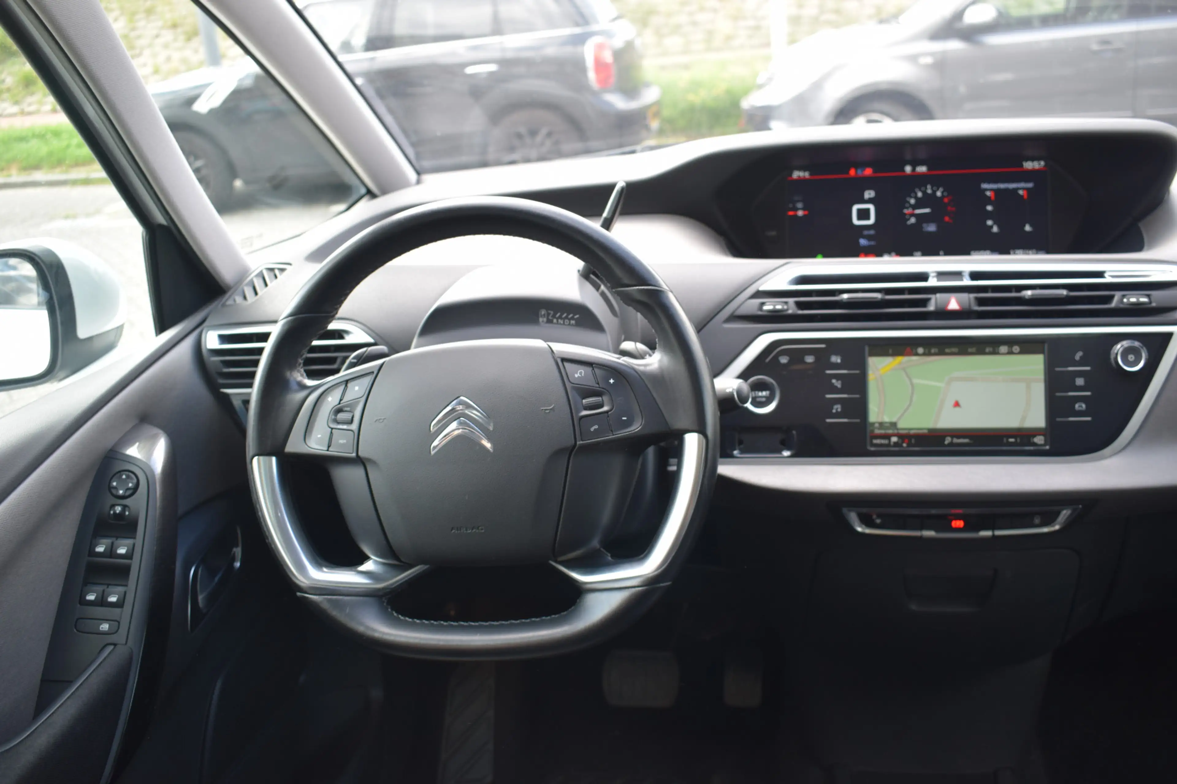 Citroen Grand C4 Picasso 1.2 PureTech Shine automaat 7 persoons — photo 21
