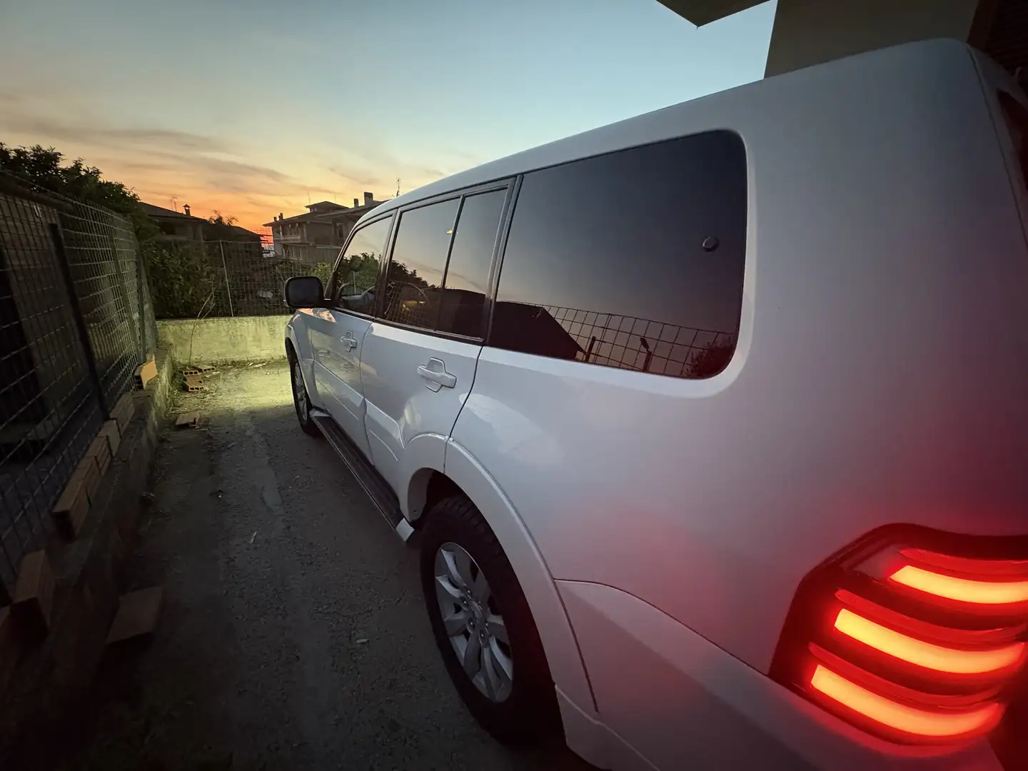 Mitsubishi Pajero 3.2 cr Intense 200cv 5p Bílá - 2