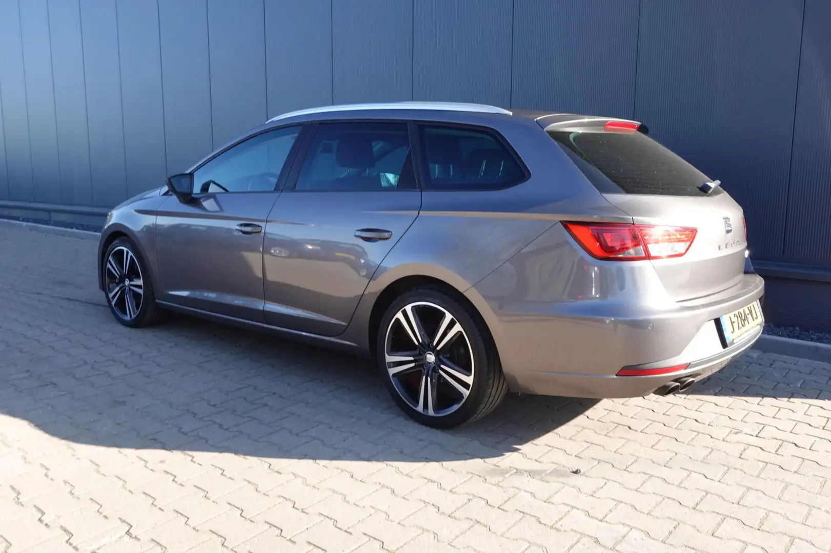SEAT Leon ST 1.4 TSI FR Business Grigio - 2