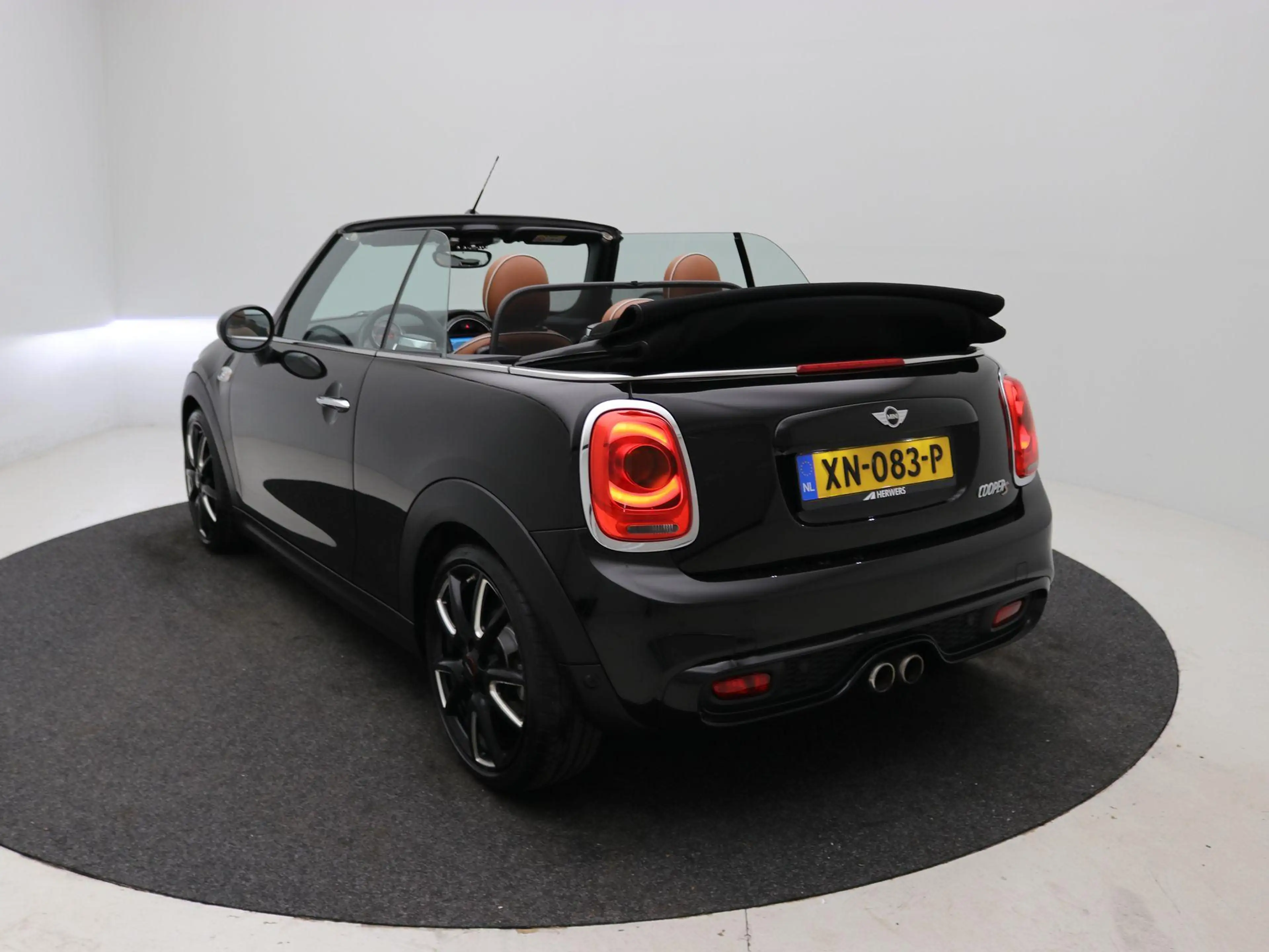 MINI Cooper S Cabrio 2.0 Chili Serious Business / Navigatie / Parkeerse — photo 17