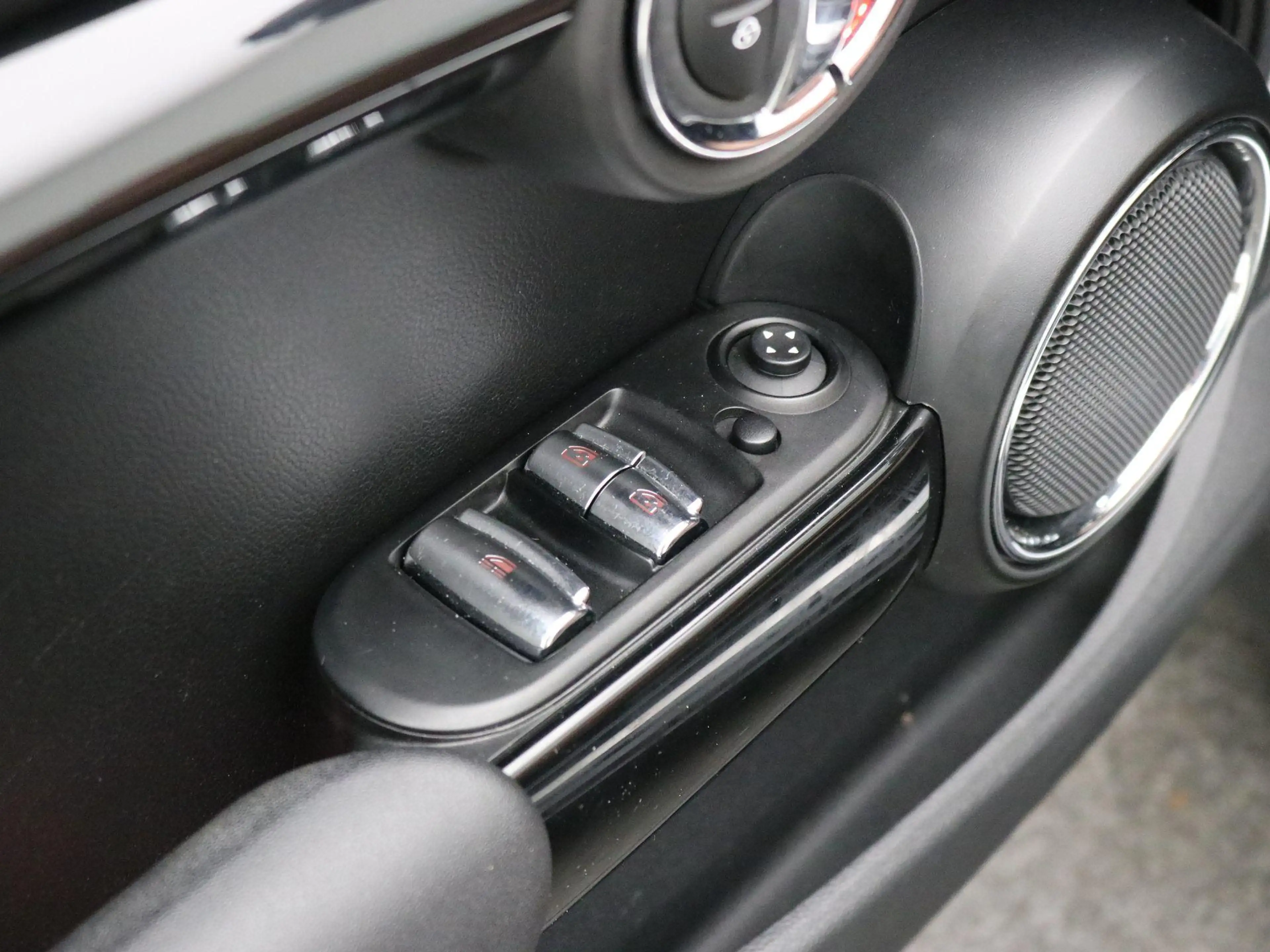 MINI Cooper S Cabrio 2.0 Chili Serious Business / Navigatie / Parkeerse — photo 5