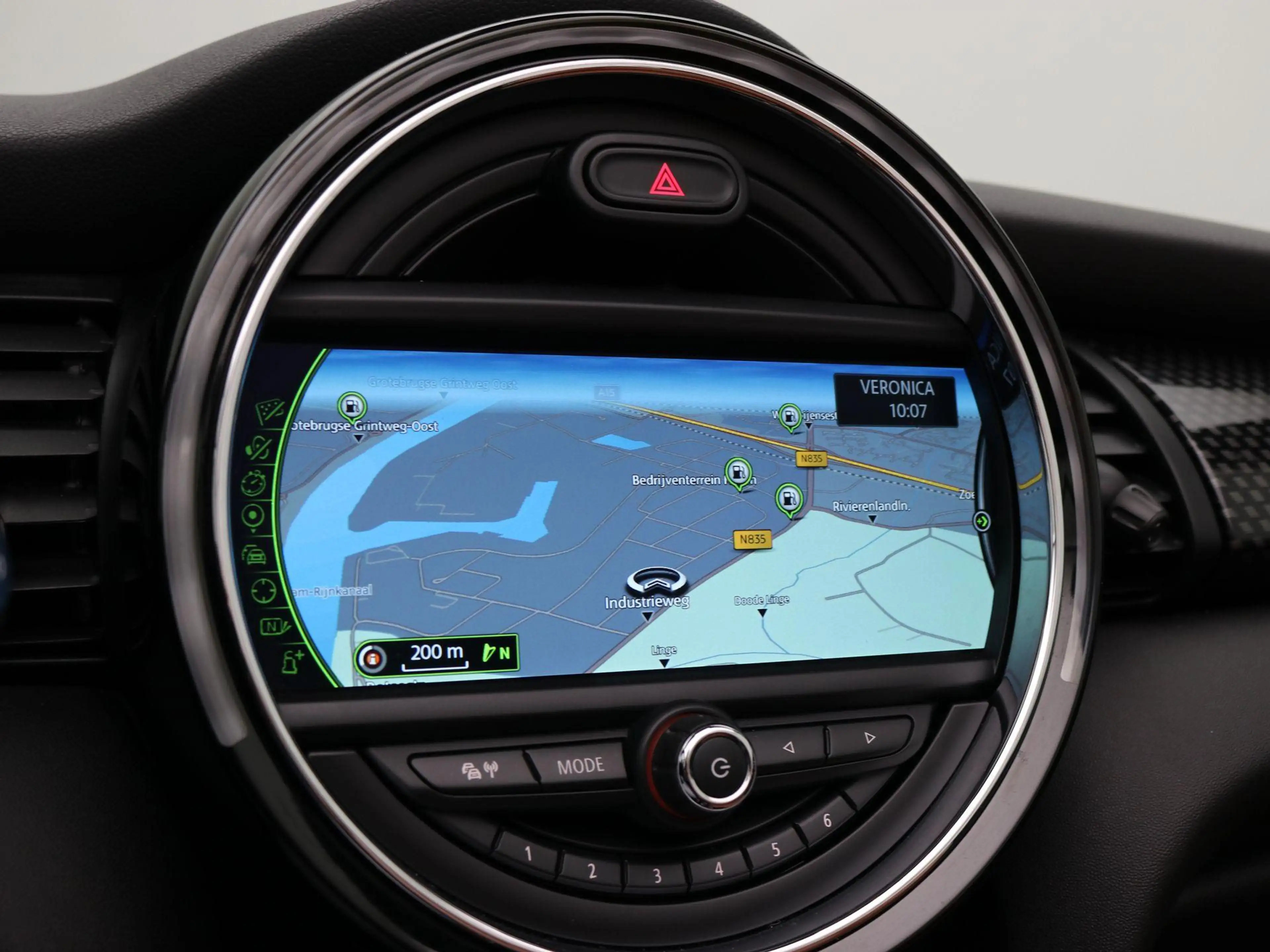 MINI Cooper S Cabrio 2.0 Chili Serious Business / Navigatie / Parkeerse — photo 25
