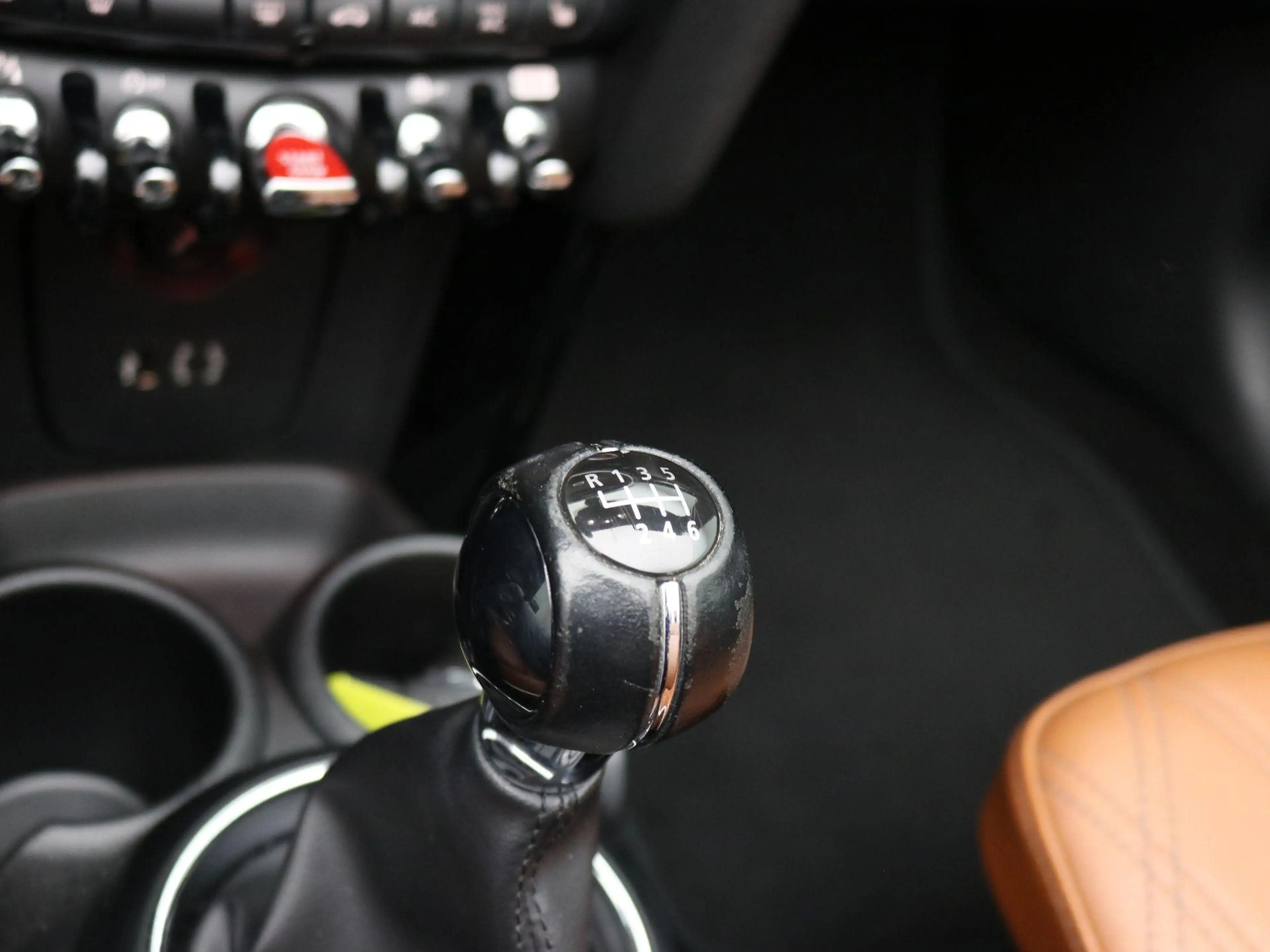 MINI Cooper S Cabrio 2.0 Chili Serious Business / Navigatie / Parkeerse — photo 9