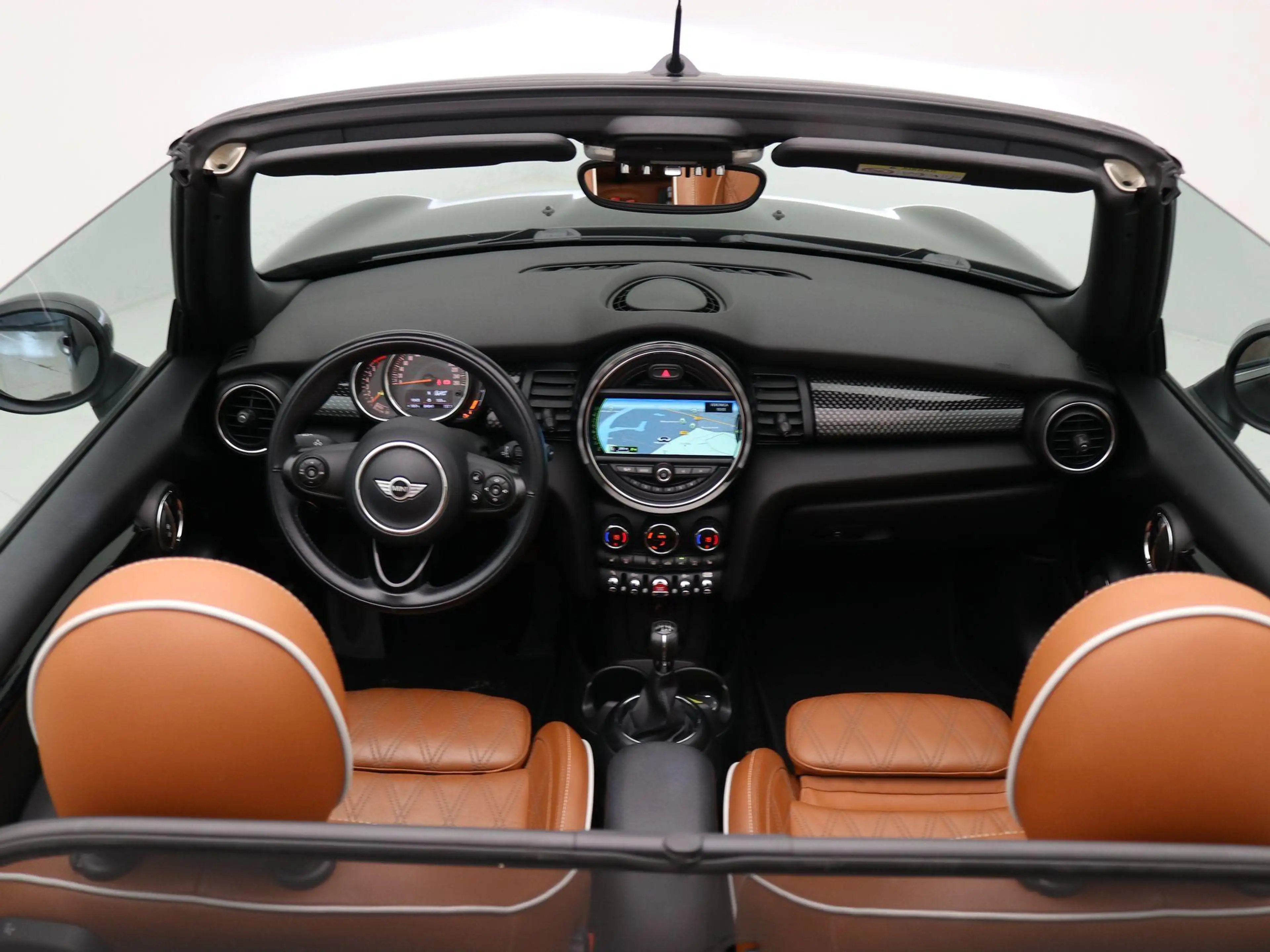 MINI Cooper S Cabrio 2.0 Chili Serious Business / Navigatie / Parkeerse — photo 2