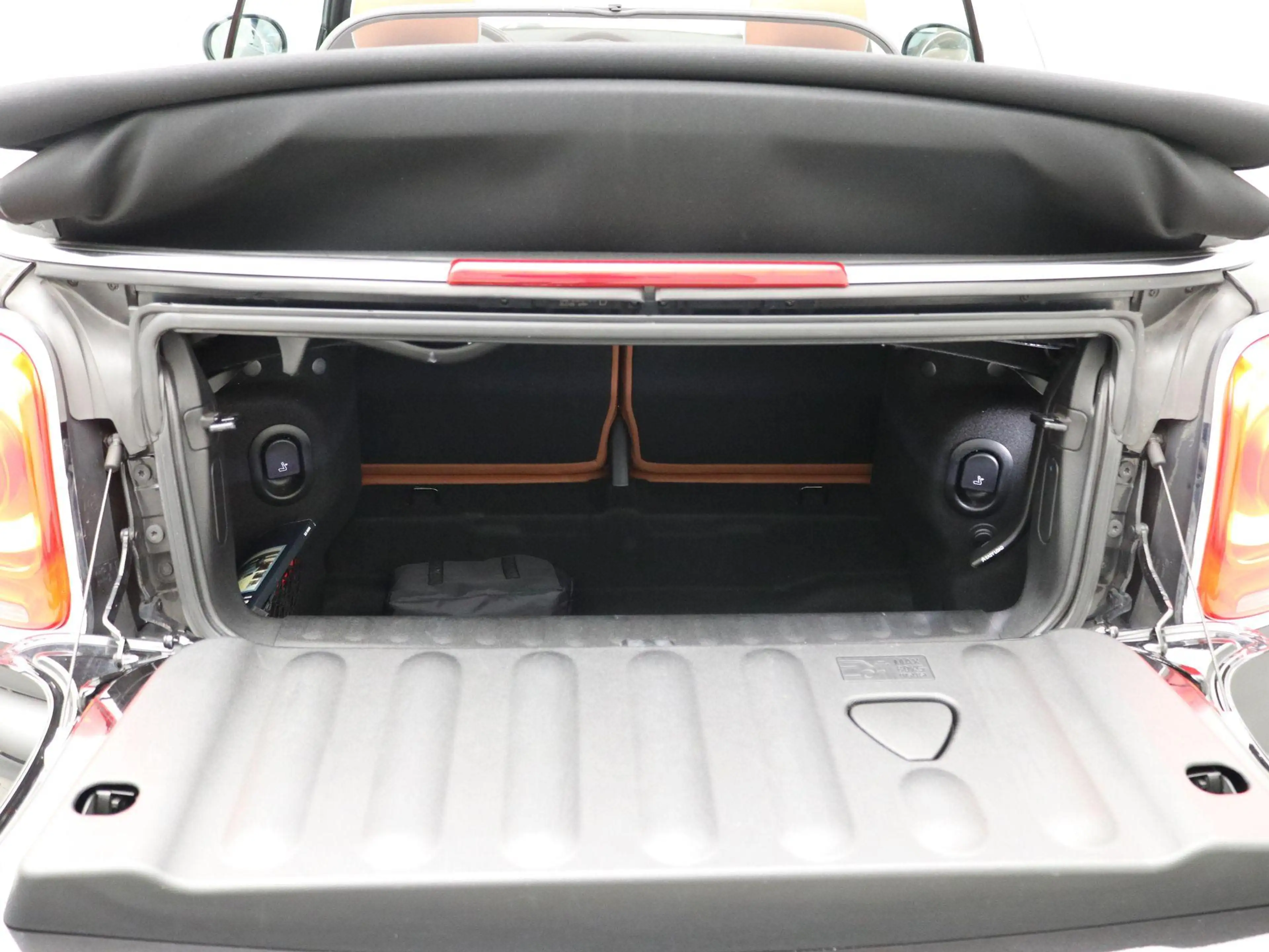 MINI Cooper S Cabrio 2.0 Chili Serious Business / Navigatie / Parkeerse — photo 14