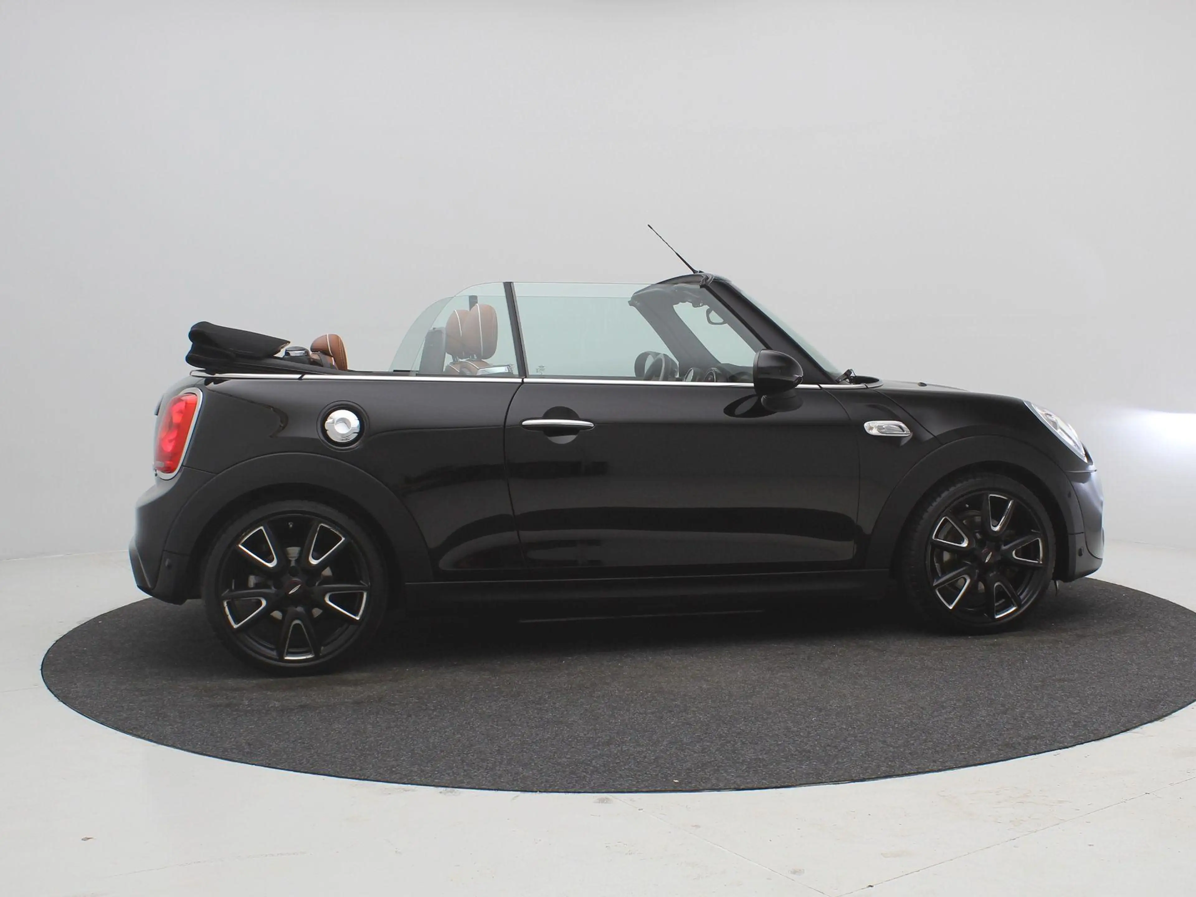 MINI Cooper S Cabrio 2.0 Chili Serious Business / Navigatie / Parkeerse — photo 11