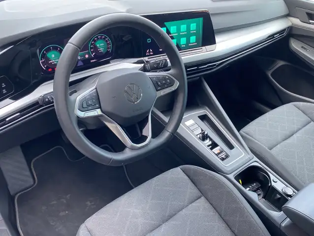 Volkswagen Golf view 3