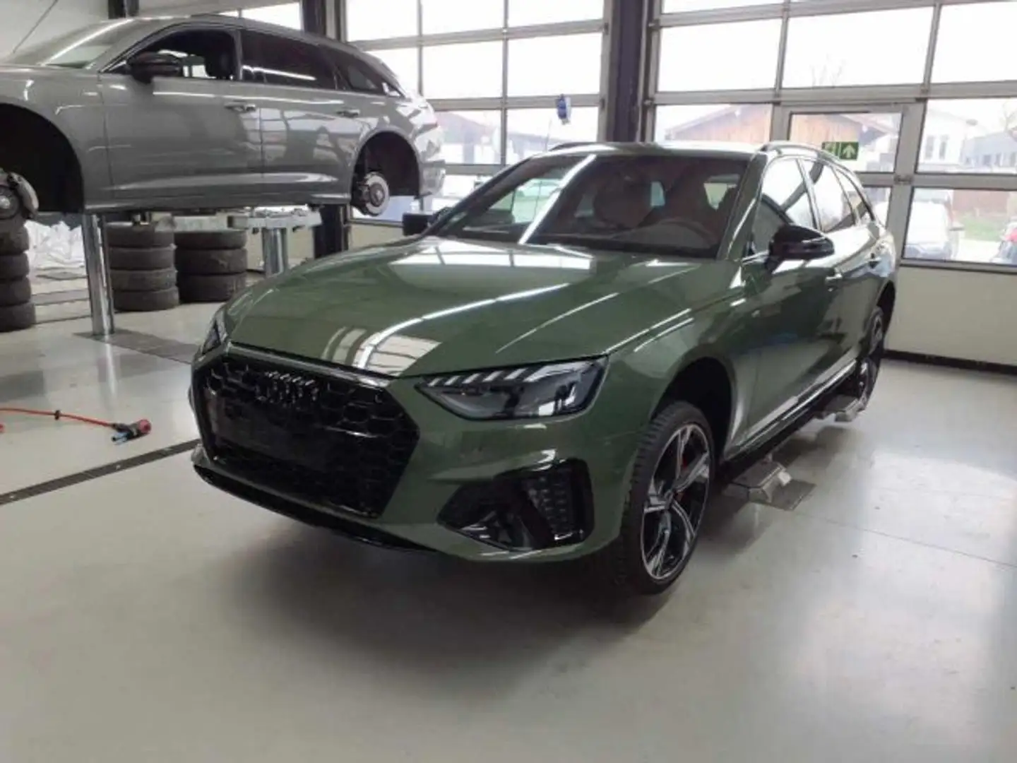 Audi A4 S line 40 TDI quattro 150( 204) kW(PS) Grün - 1