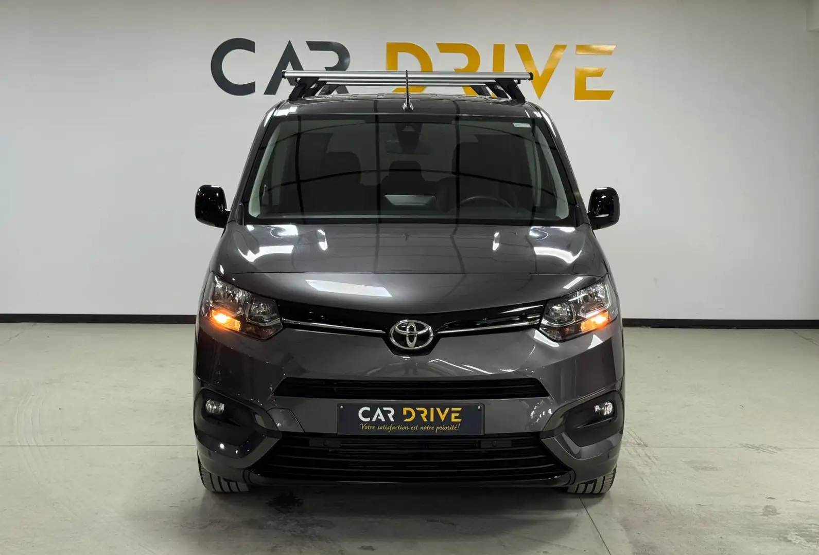 Toyota Proace City 1.5 D CUIR/CAMERA/CAPTEURS/CRUISE/CARPLAY/1ER PROP Gris - 2