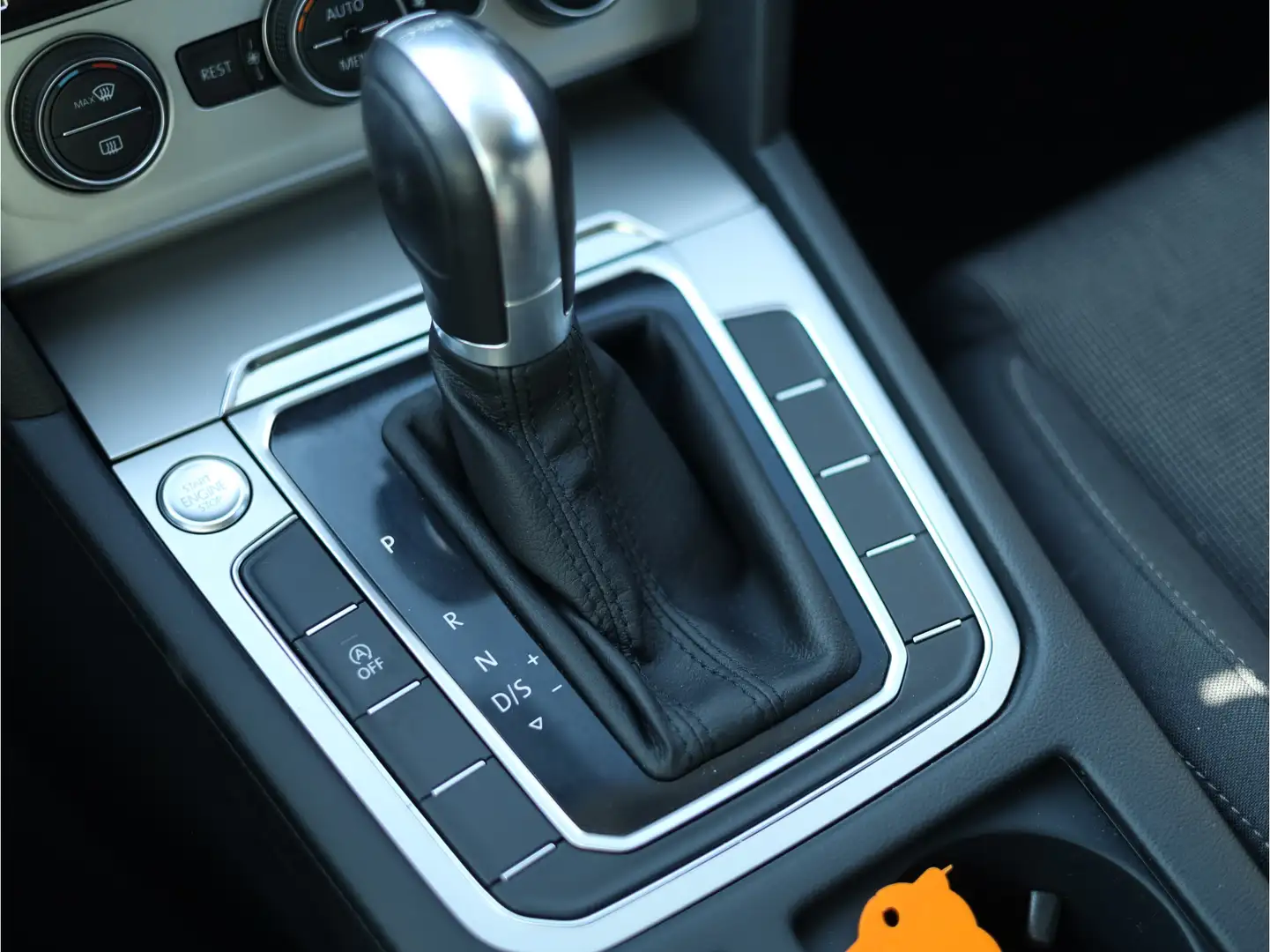 Volkswagen Passat Variant 2.0 TDI Highline Adaptive cruisecontrol | Automaat Grijs - 2