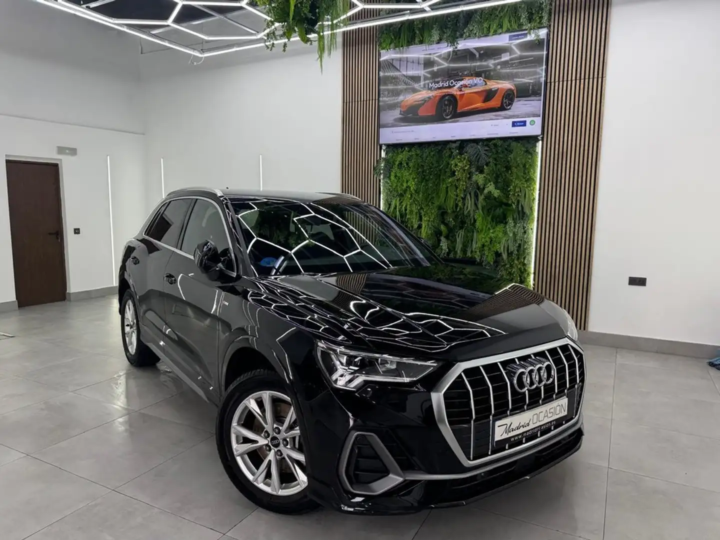 Audi Q3 45 TFSIe S line S-tronic Negro - 1