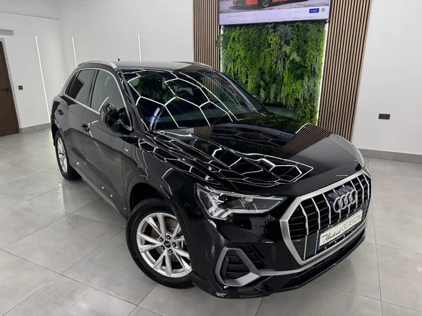Audi Q3 45 TFSIe S line S-tronic Negro - 2