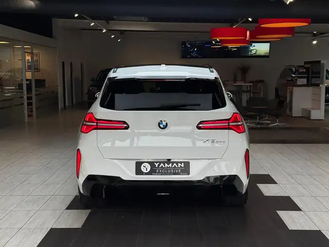 BMW X3 view 8
