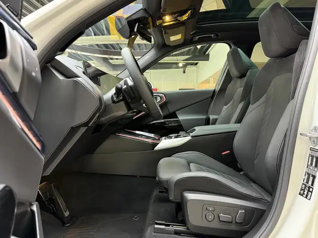 BMW X3 view 12
