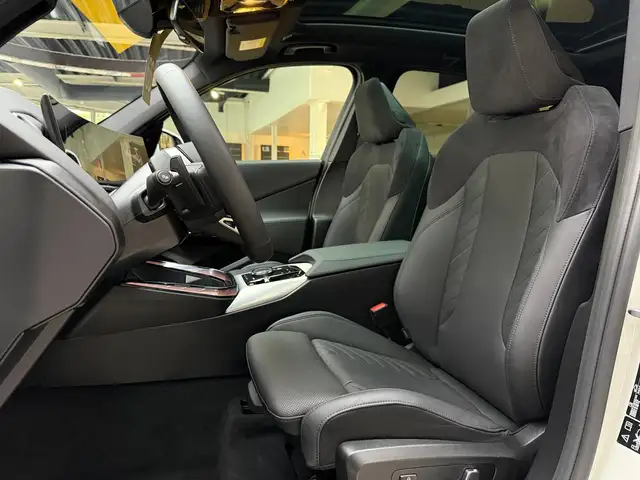 BMW X3 view 13