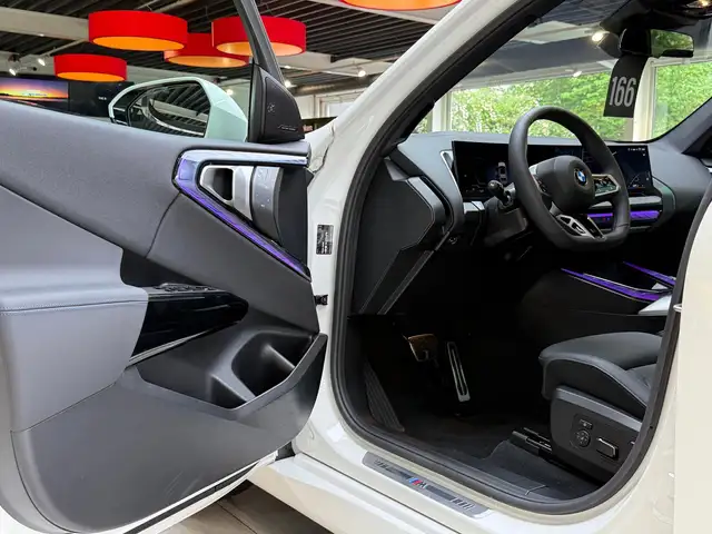 BMW X3 view 10