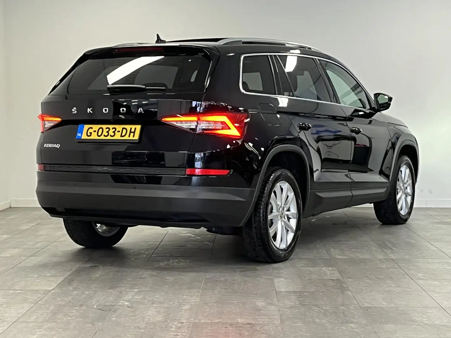 Skoda Kodiaq 1.5 TSI Business Edition | PANORAMADAK | CANTON | Zwart - 2