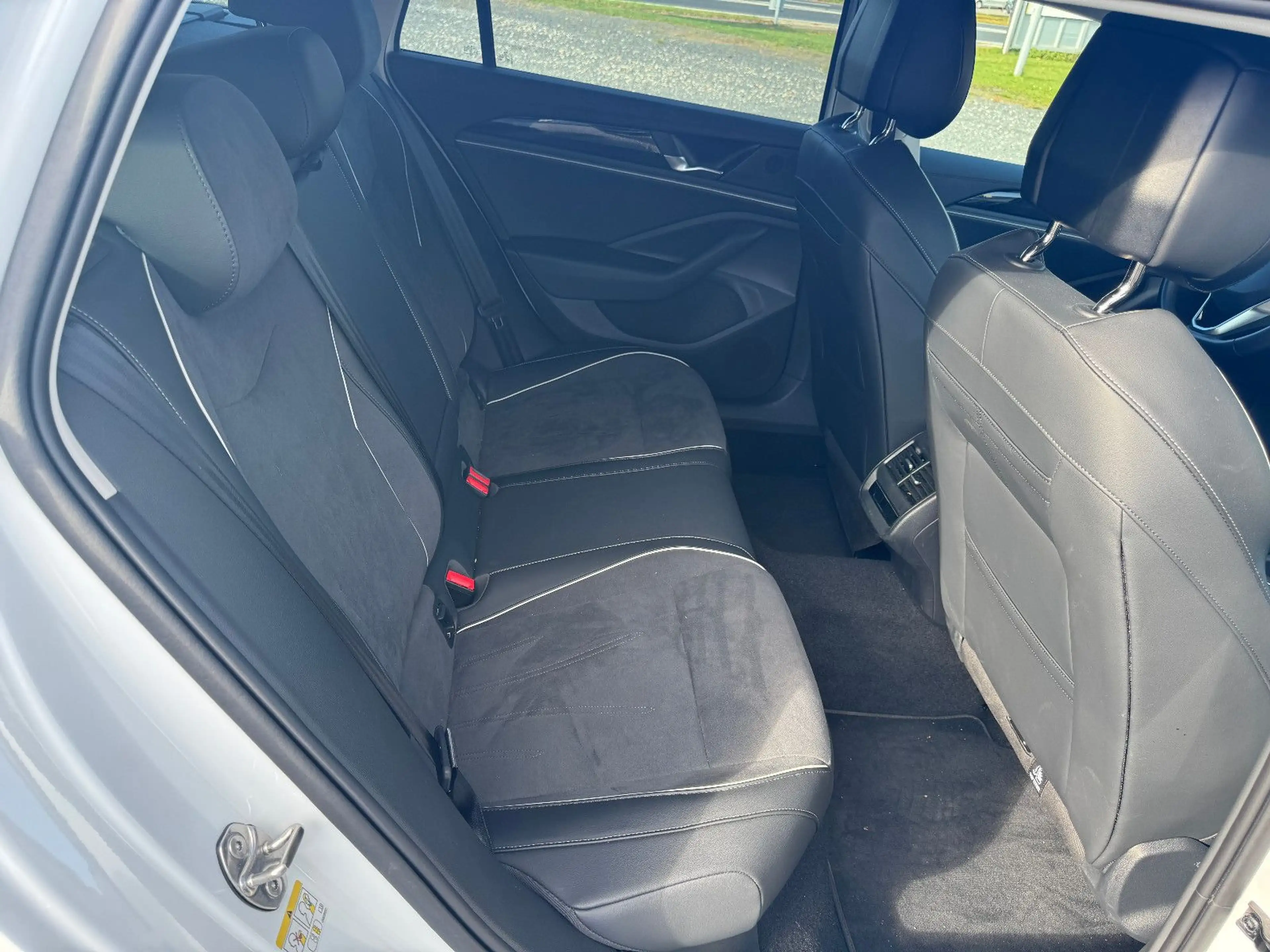 Volkswagen Passat Variant 1.5  eHybrid 110 kW Business,AHK — photo 15