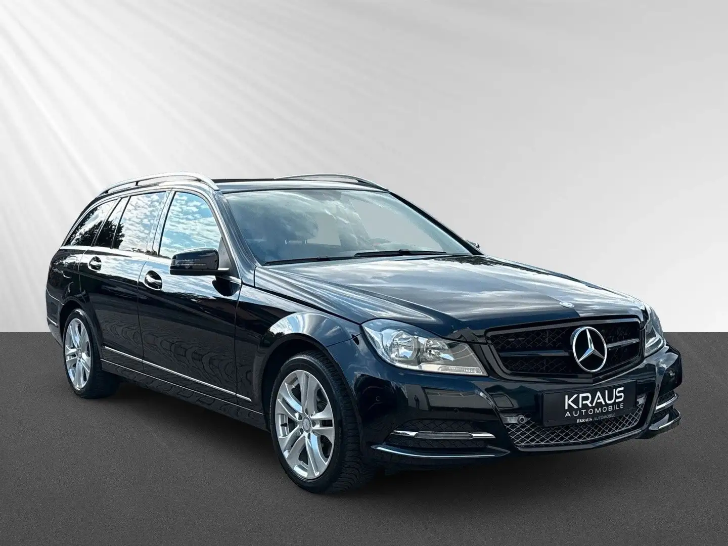 Mercedes-Benz C 200 T CGI AVANTGARD AUTOM NAVI LEDER PDC MFL Noir - 1