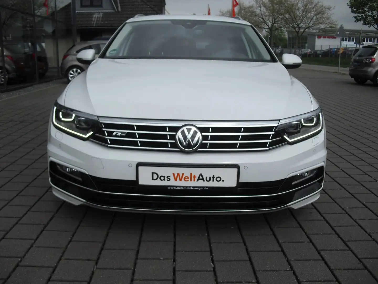 Volkswagen Passat Variant Passat Var.Highline R-LINE DSG NAVI LED Alcant. Weiß - 1