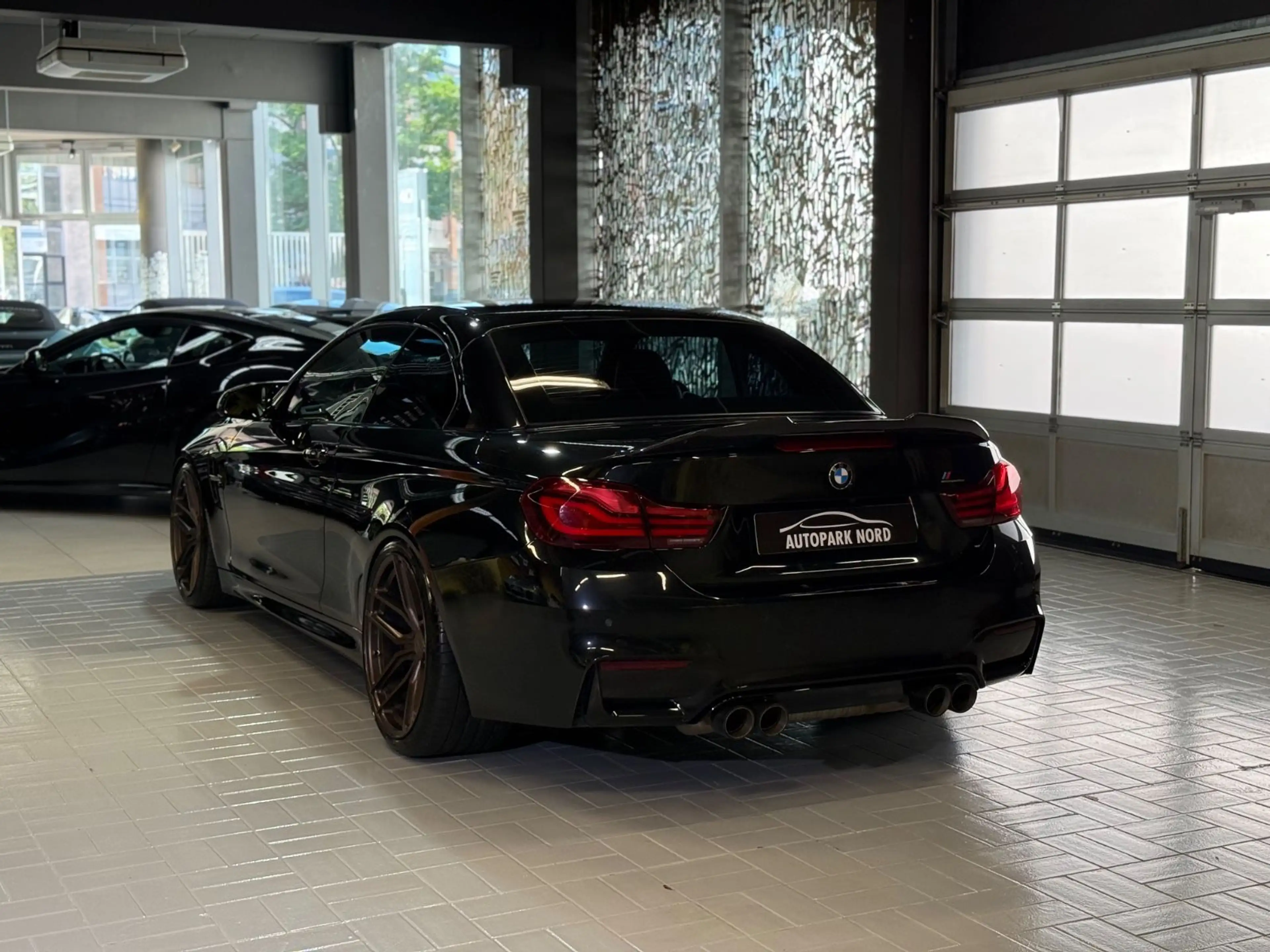 BMW M4 Cabrio Competition DKG LED~HEADUP~KAMERA~H&K — photo 5