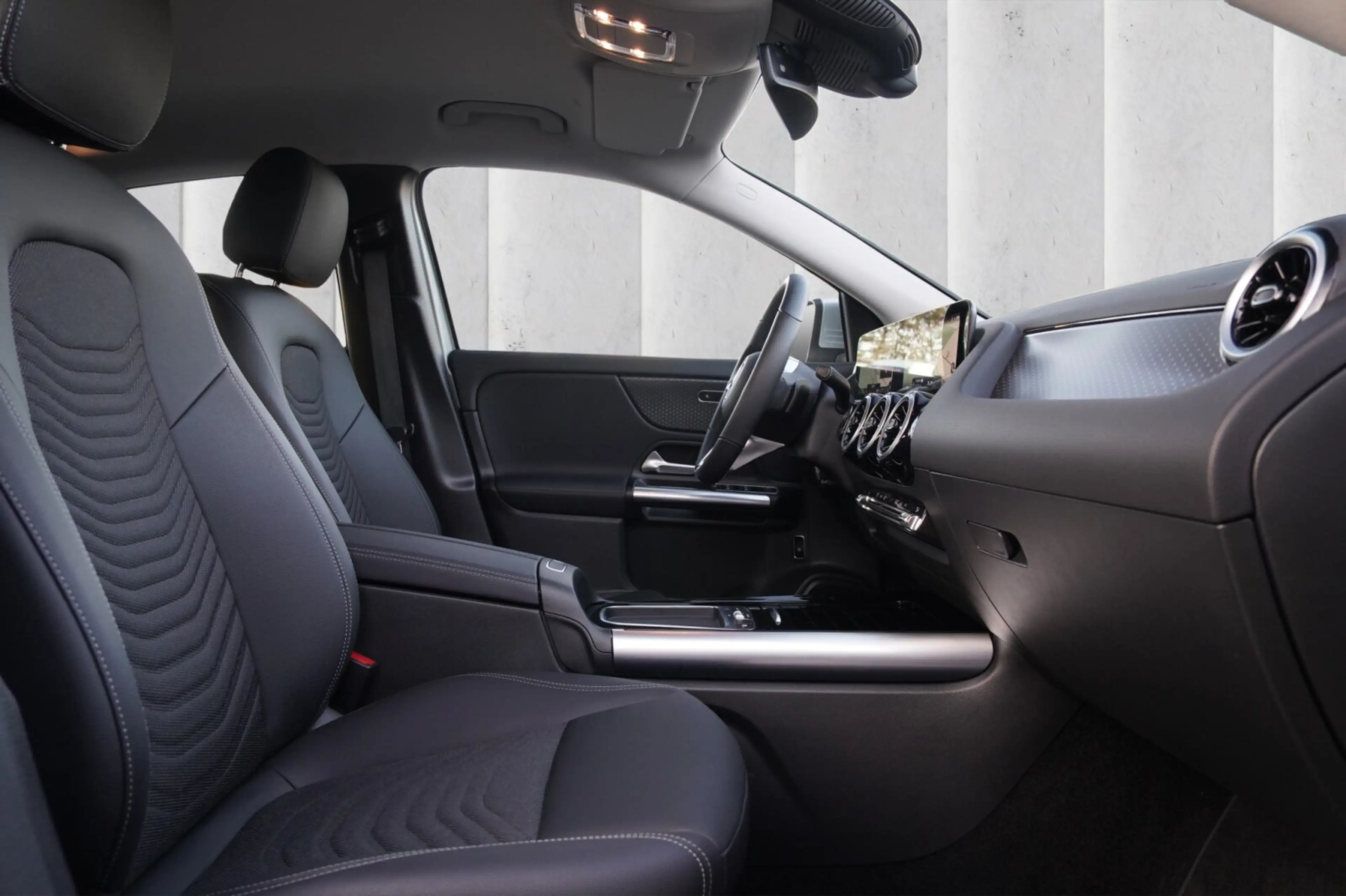 Mercedes-Benz GLA 180 GLA 180 Progressive Rückfahrkamera Winter-Paket LED — photo 10