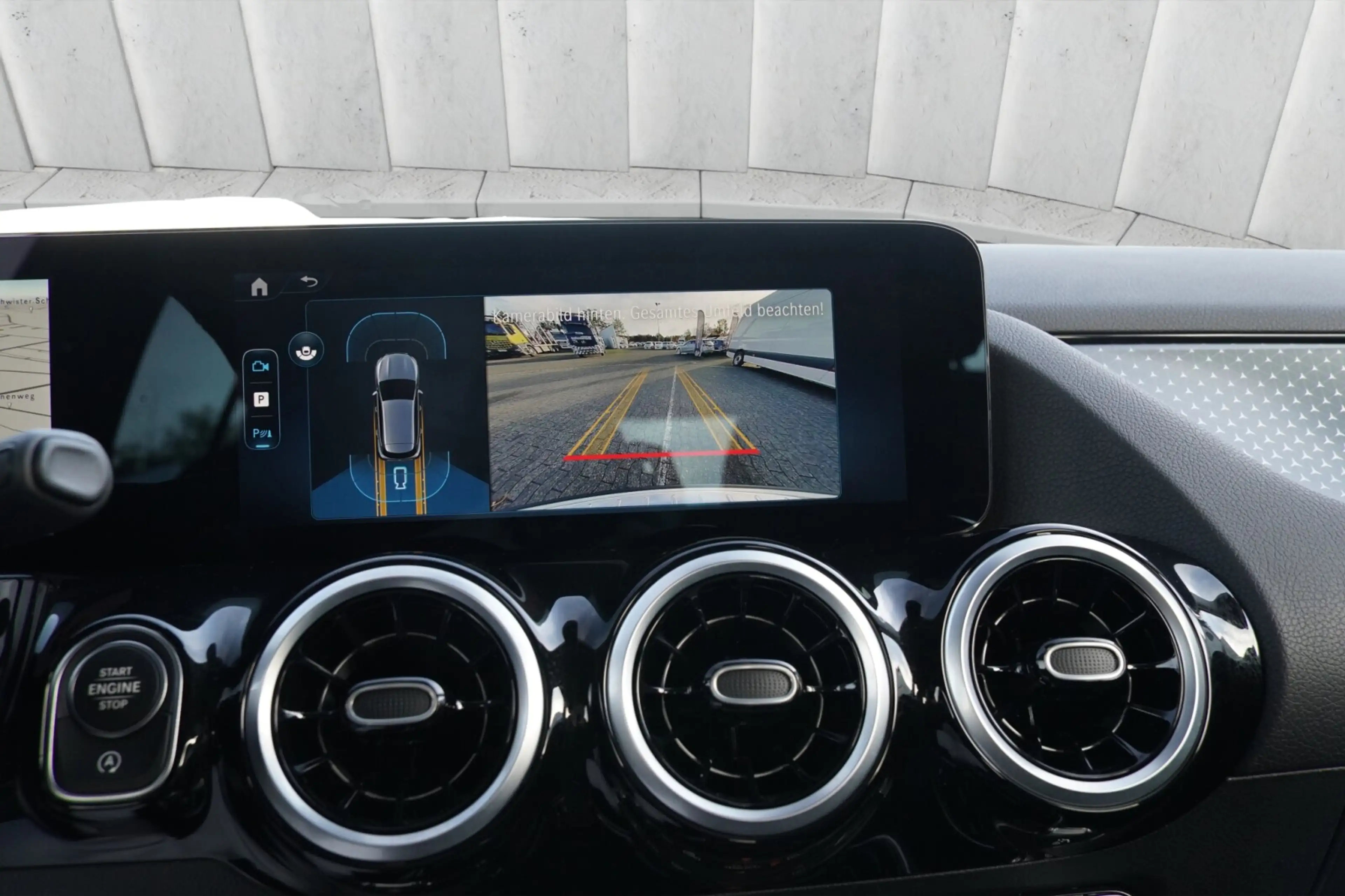 Mercedes-Benz GLA 180 GLA 180 Progressive Rückfahrkamera Winter-Paket LED — photo 13