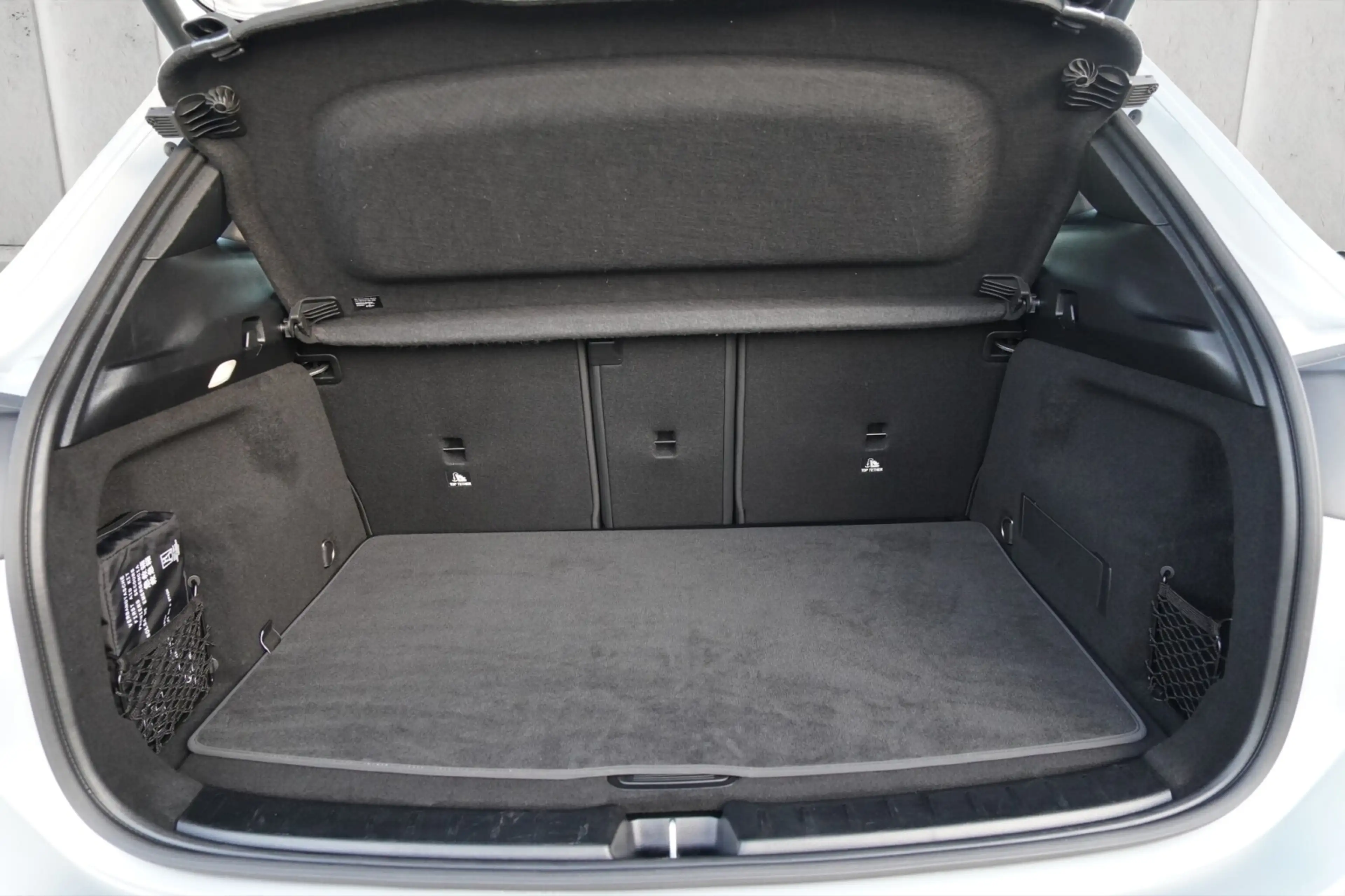 Mercedes-Benz GLA 180 GLA 180 Progressive Rückfahrkamera Winter-Paket LED — photo 11