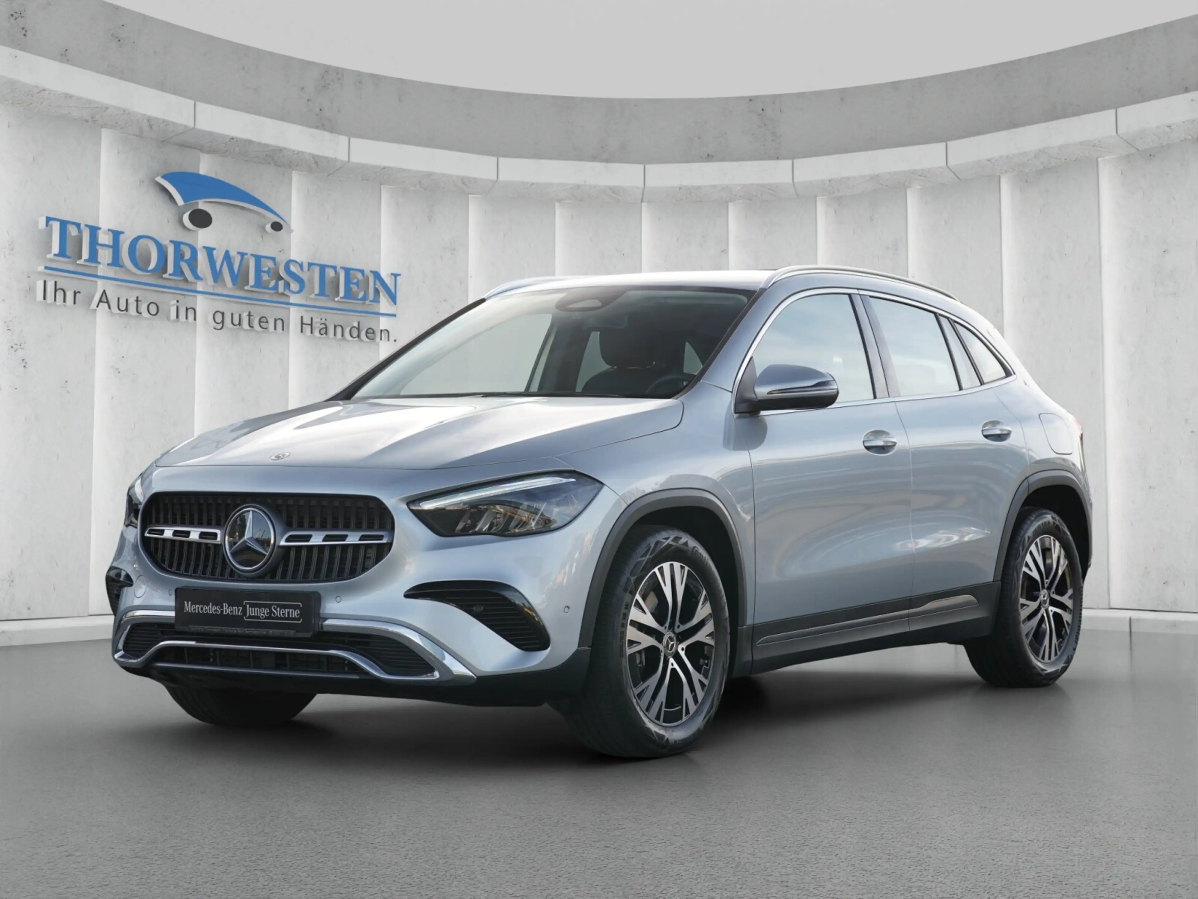 Mercedes-Benz GLA 180 GLA 180 Progressive Rückfahrkamera Winter-Paket LED — photo 3