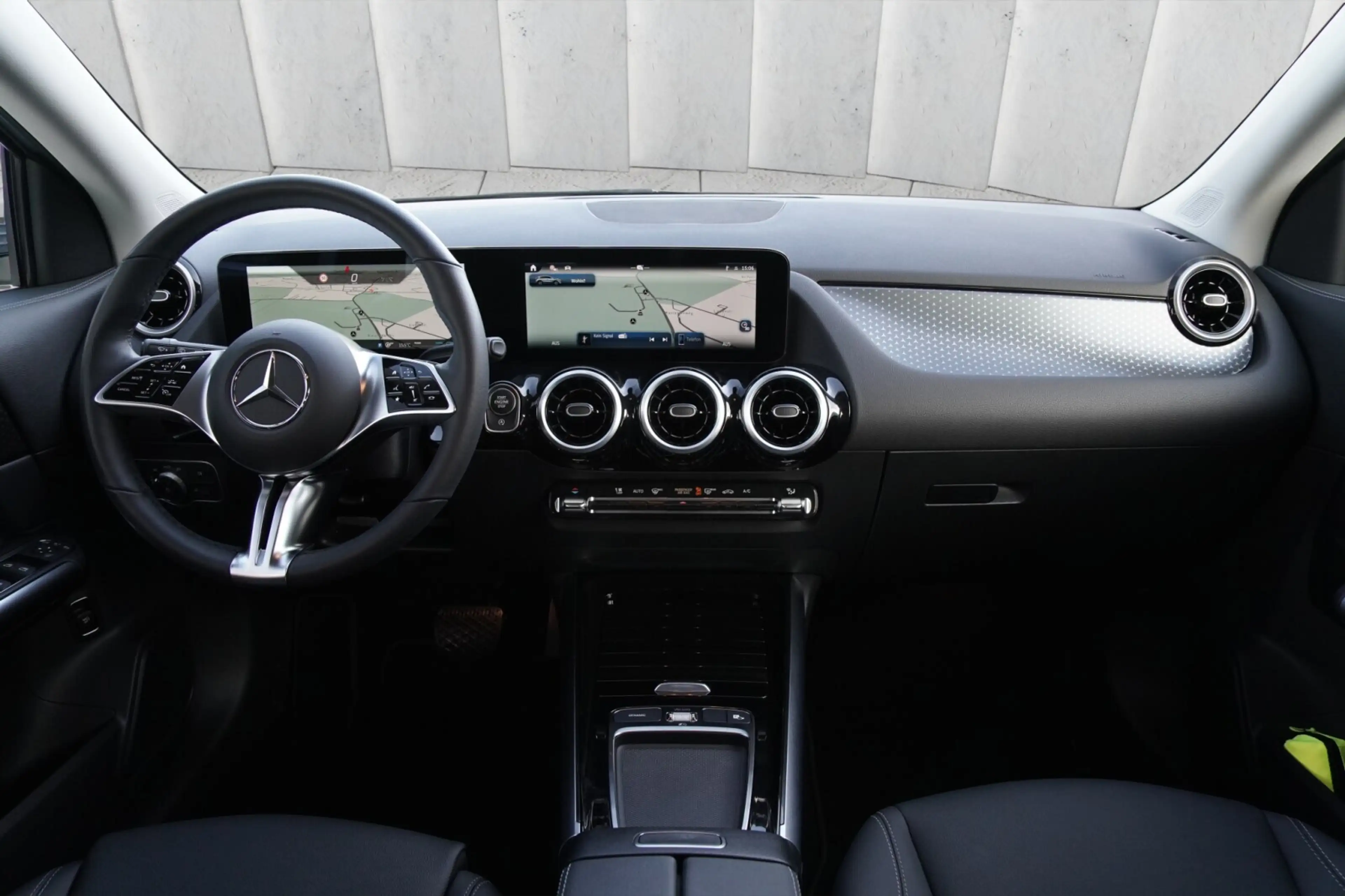 Mercedes-Benz GLA 180 GLA 180 Progressive Rückfahrkamera Winter-Paket LED — photo 12