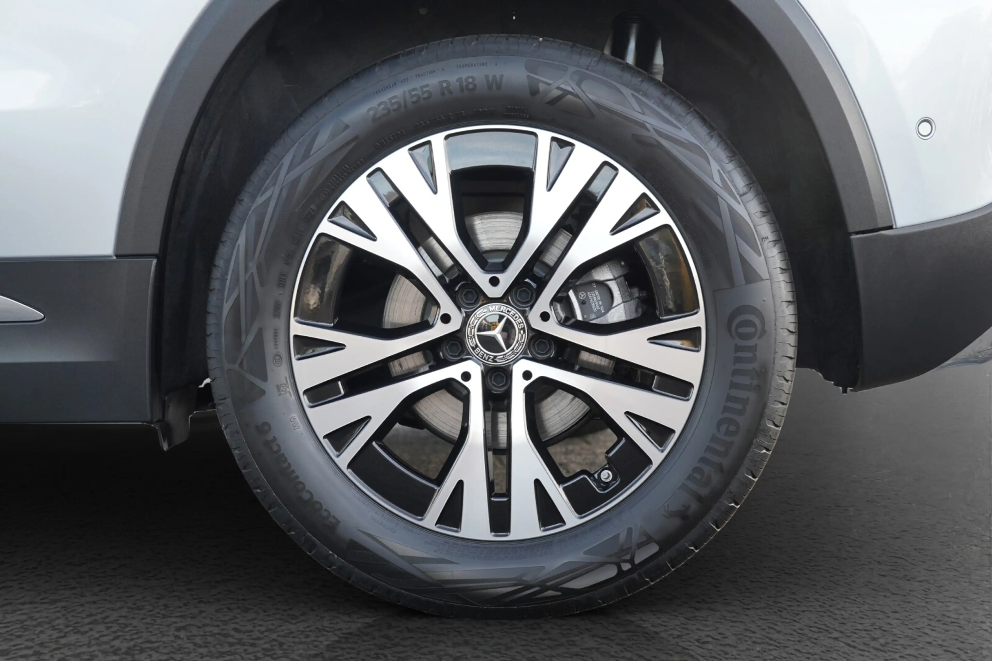 Mercedes-Benz GLA 180 GLA 180 Progressive Rückfahrkamera Winter-Paket LED — photo 5