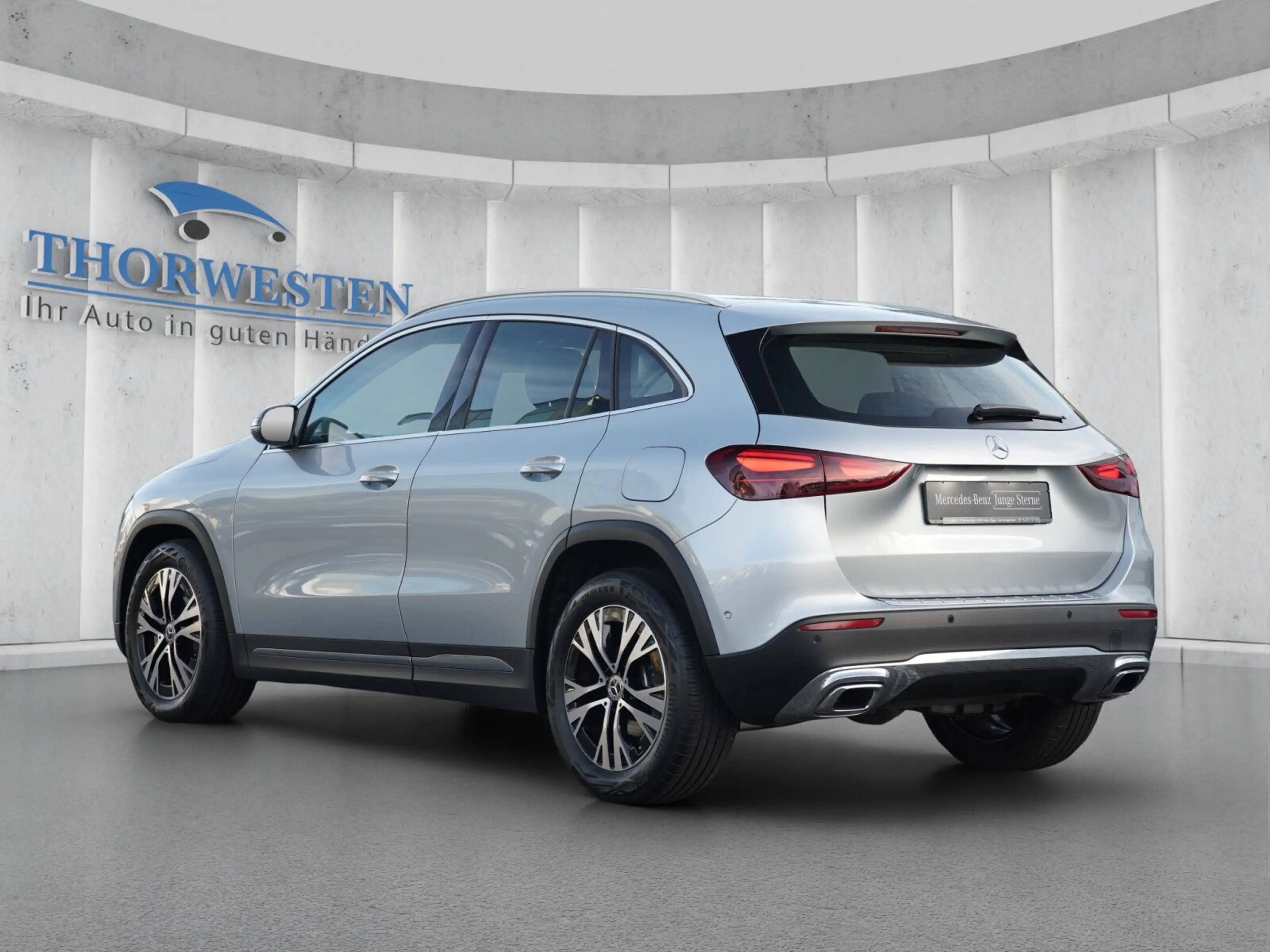 Mercedes-Benz GLA 180 GLA 180 Progressive Rückfahrkamera Winter-Paket LED — photo 6