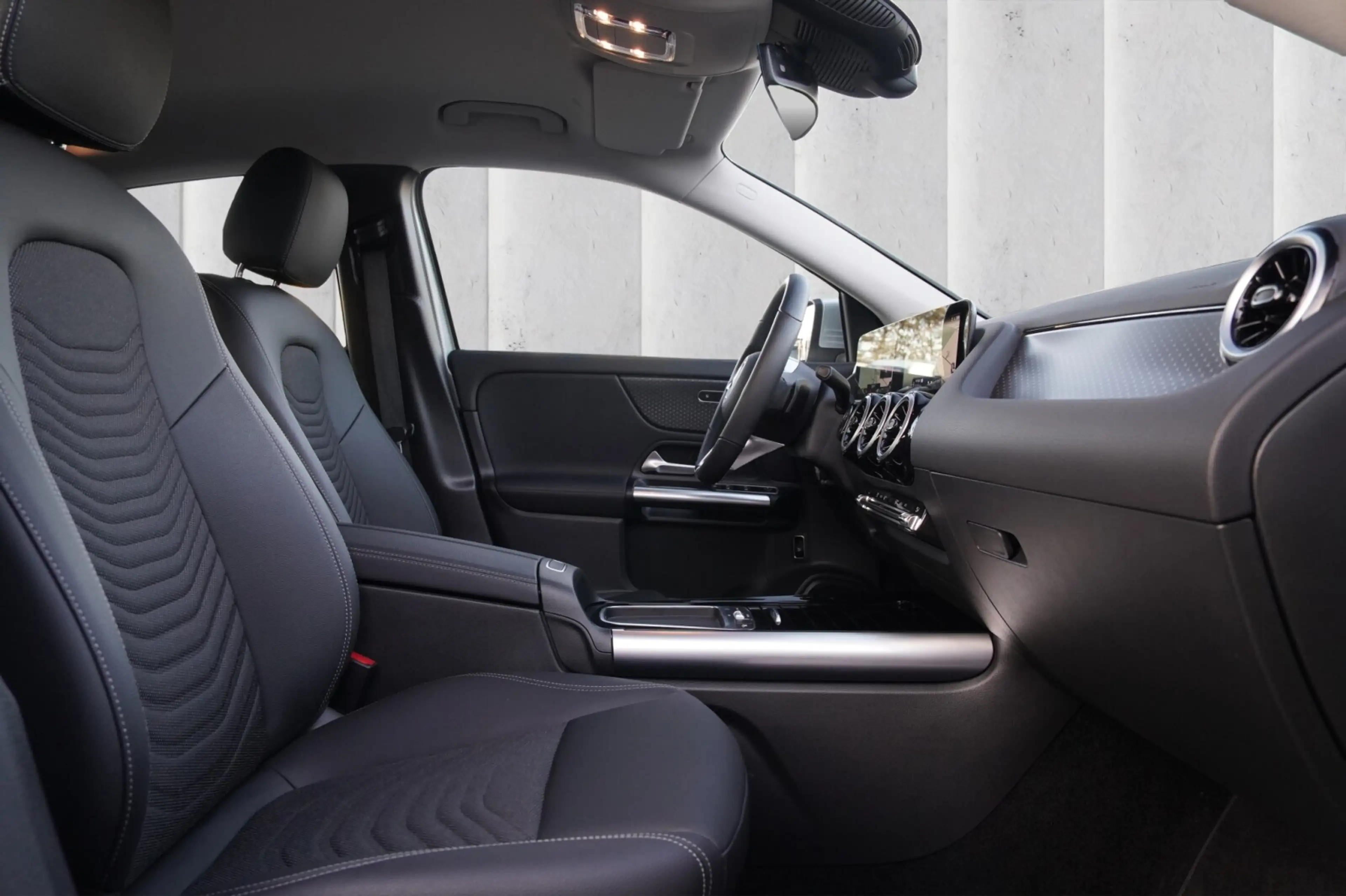 Mercedes-Benz GLA 180 GLA 180 Progressive Rückfahrkamera Winter-Paket LED — photo 9
