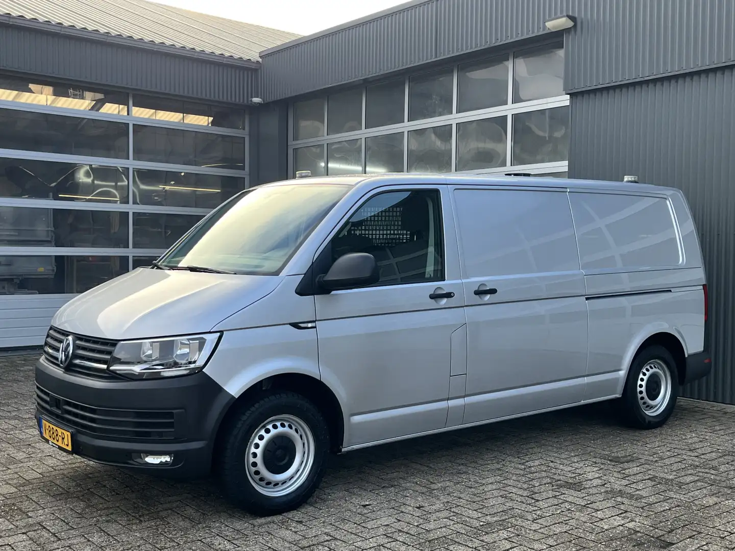 Volkswagen T6 Transporter 2.0 TSI L2H1 Trendline Benzine /CNG Dubbele Schuif Argintiu - 2