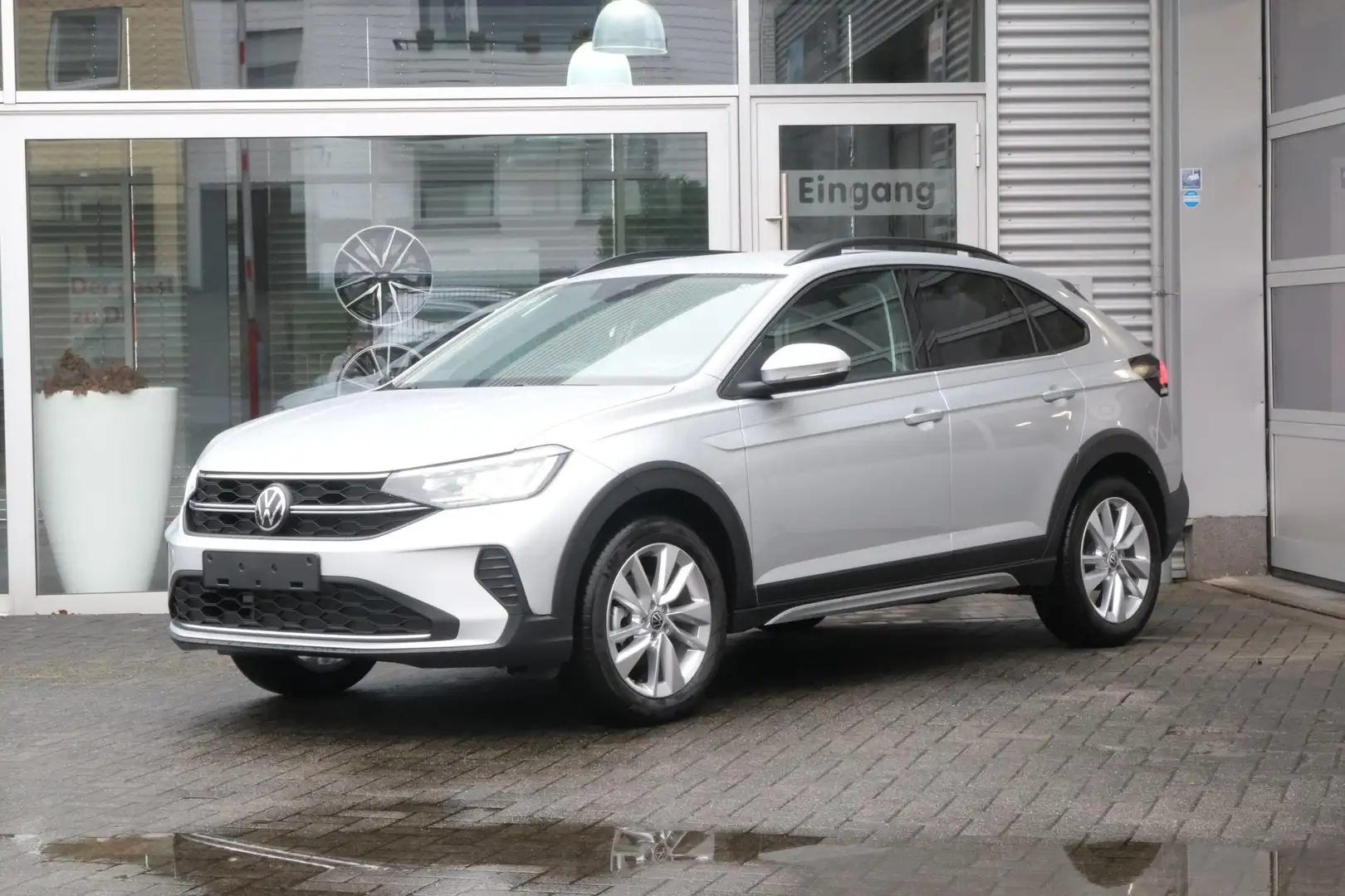 Volkswagen Taigo 1.0 TSI Life Plus Kamera LED App-Navi PDC Keyless Argintiu - 1