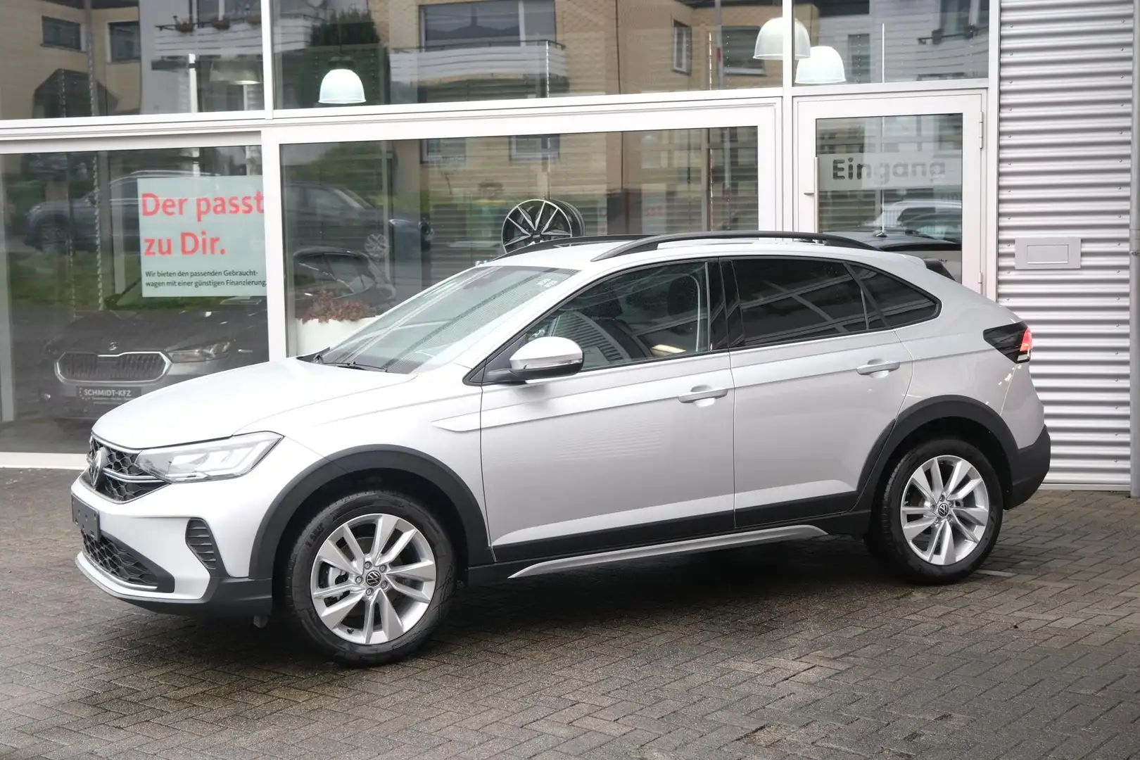 Volkswagen Taigo 1.0 TSI Life Plus Kamera LED App-Navi PDC Keyless Argintiu - 2