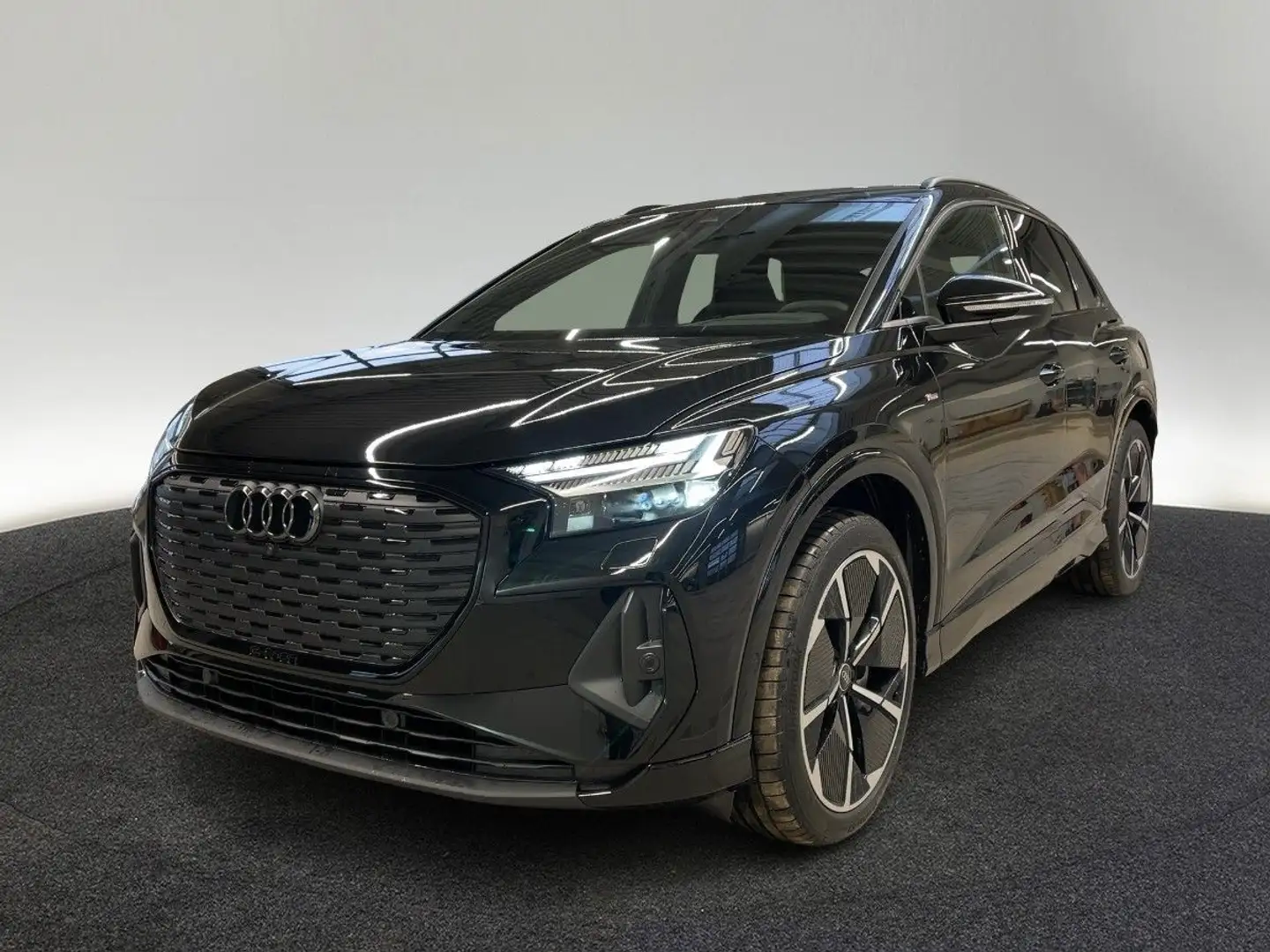 Audi Q4 e-tron 45 quattro Pano Matrix Kamera AHK Navi Schwarz - 2