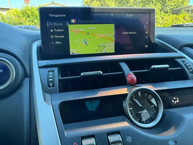 Lexus NX view 10