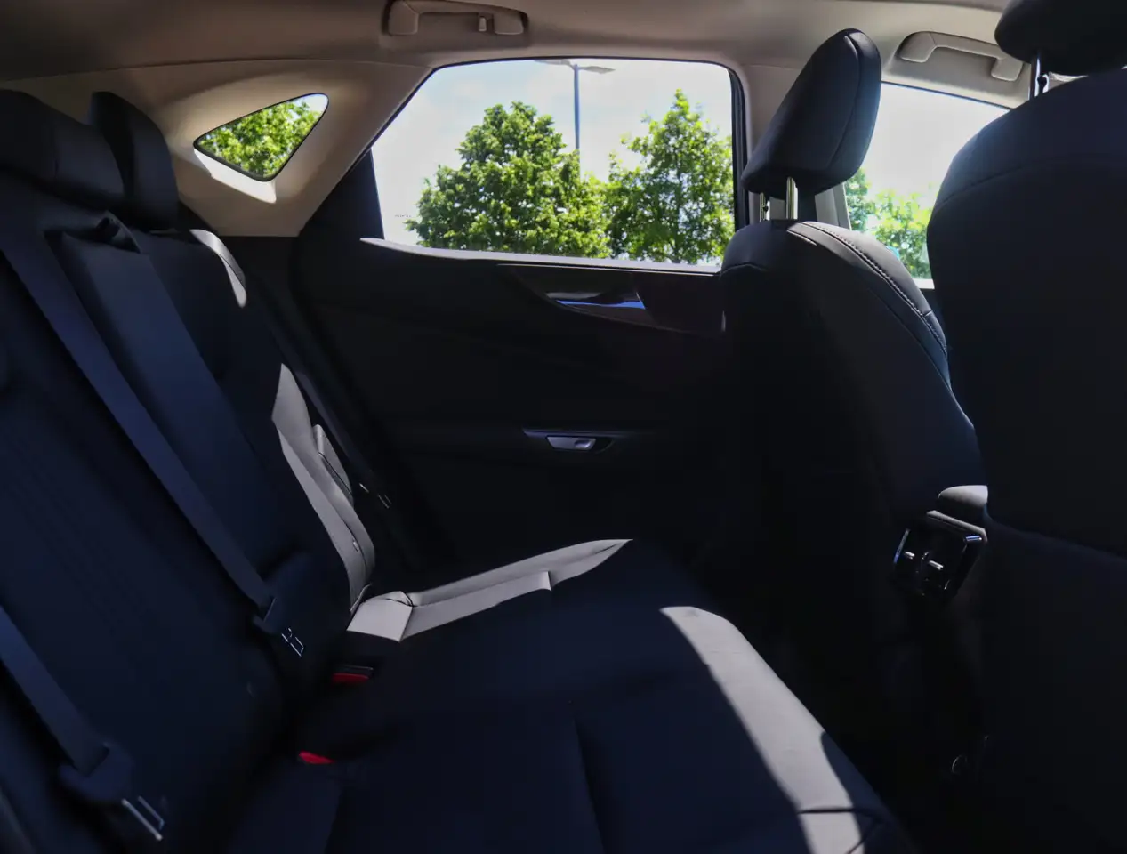 Lexus NX fotografie Lexus NX