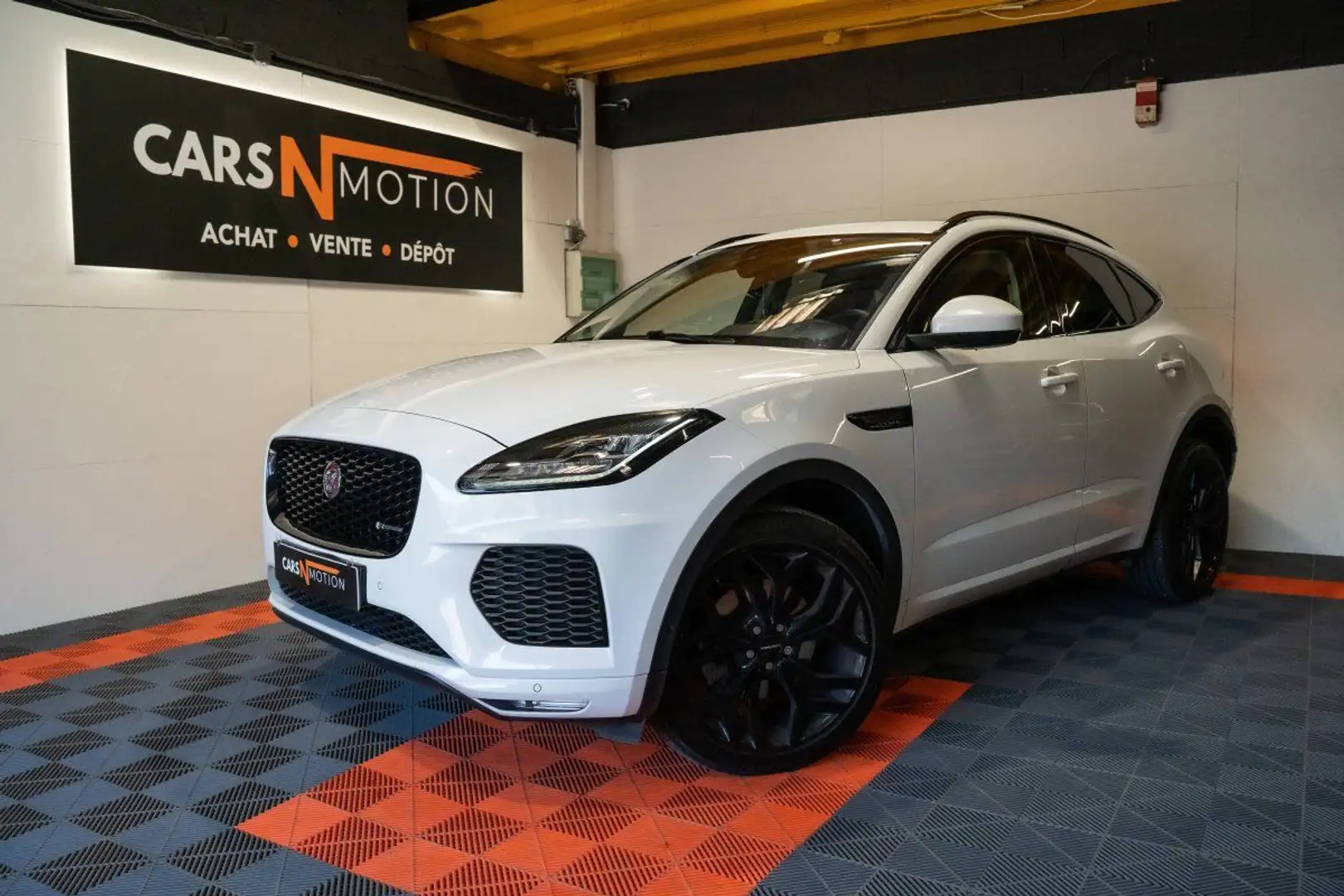 Jaguar E-Pace 2.0D 150ch R-Dynamic AWD BVA8 Blanc - 1