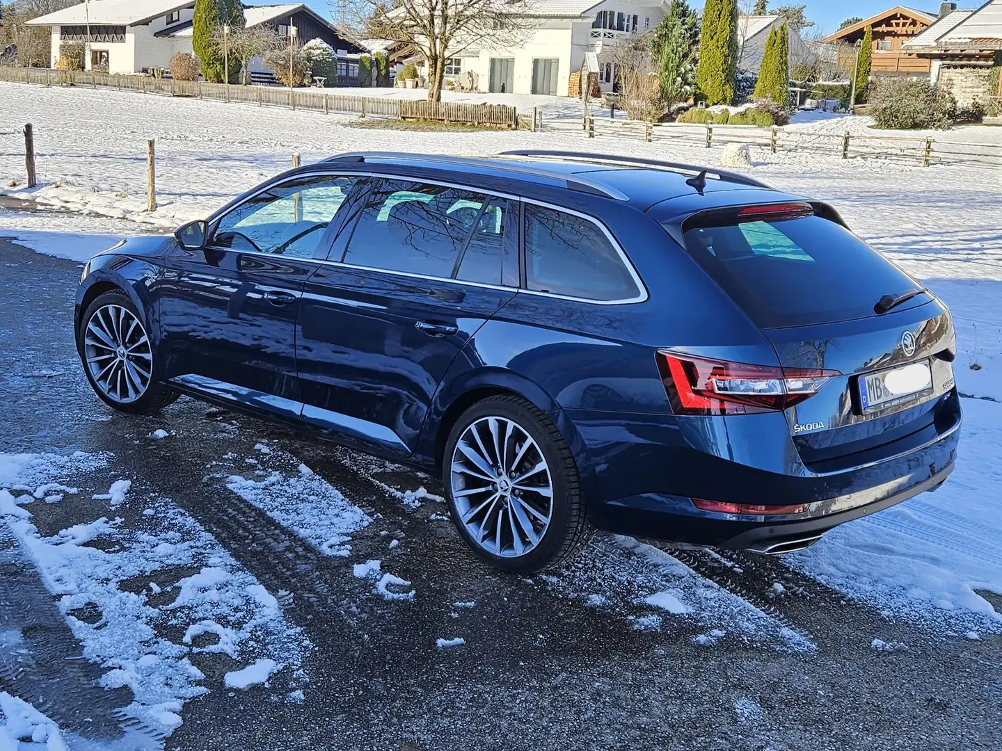 Skoda Superb Combi 2.0 TSI 4x4 DSG L&K Albastru - 2