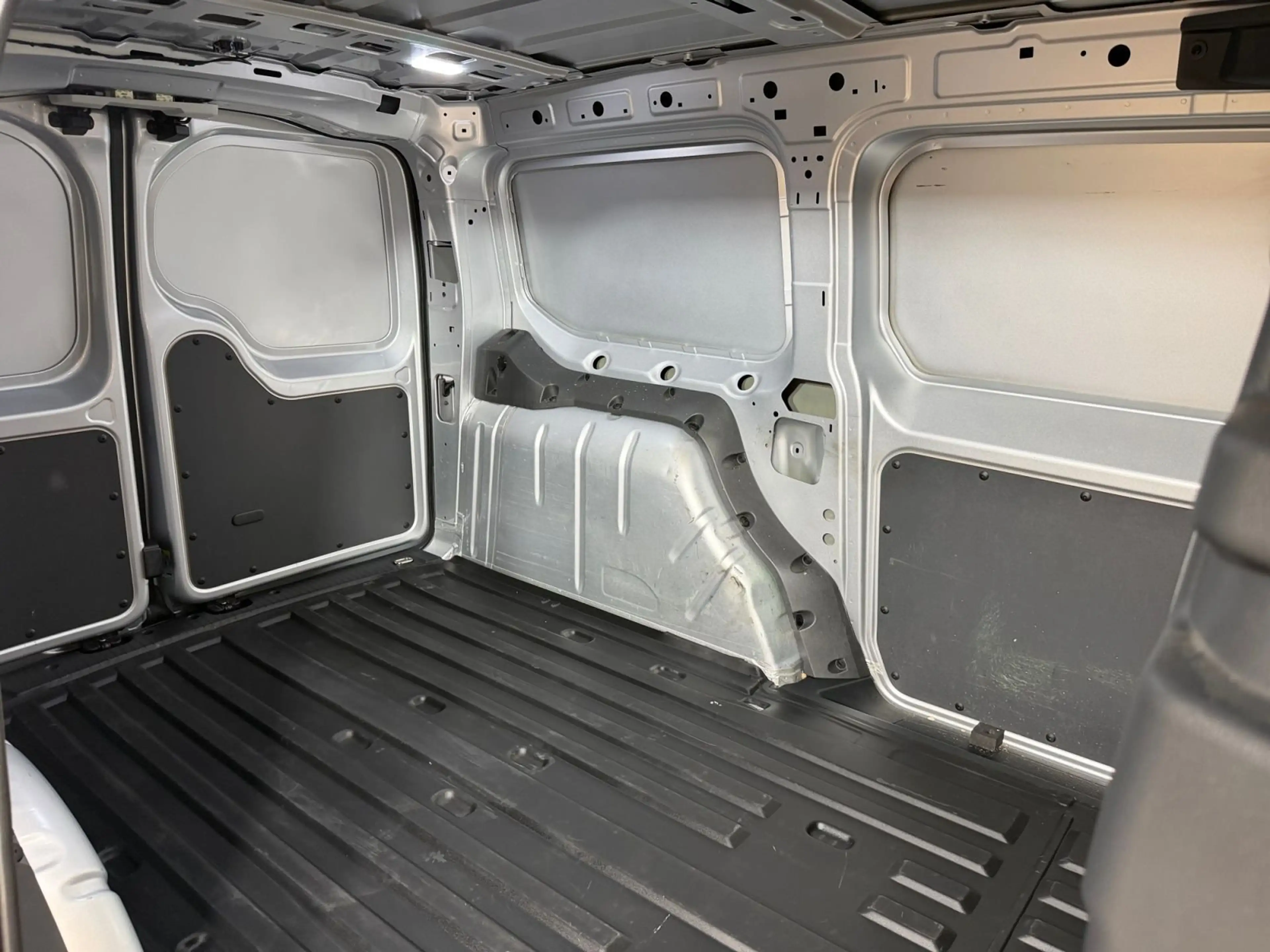 Ford Transit Connect L2 Limited 2.0 EcoBlue 122cv Démo — photo 14