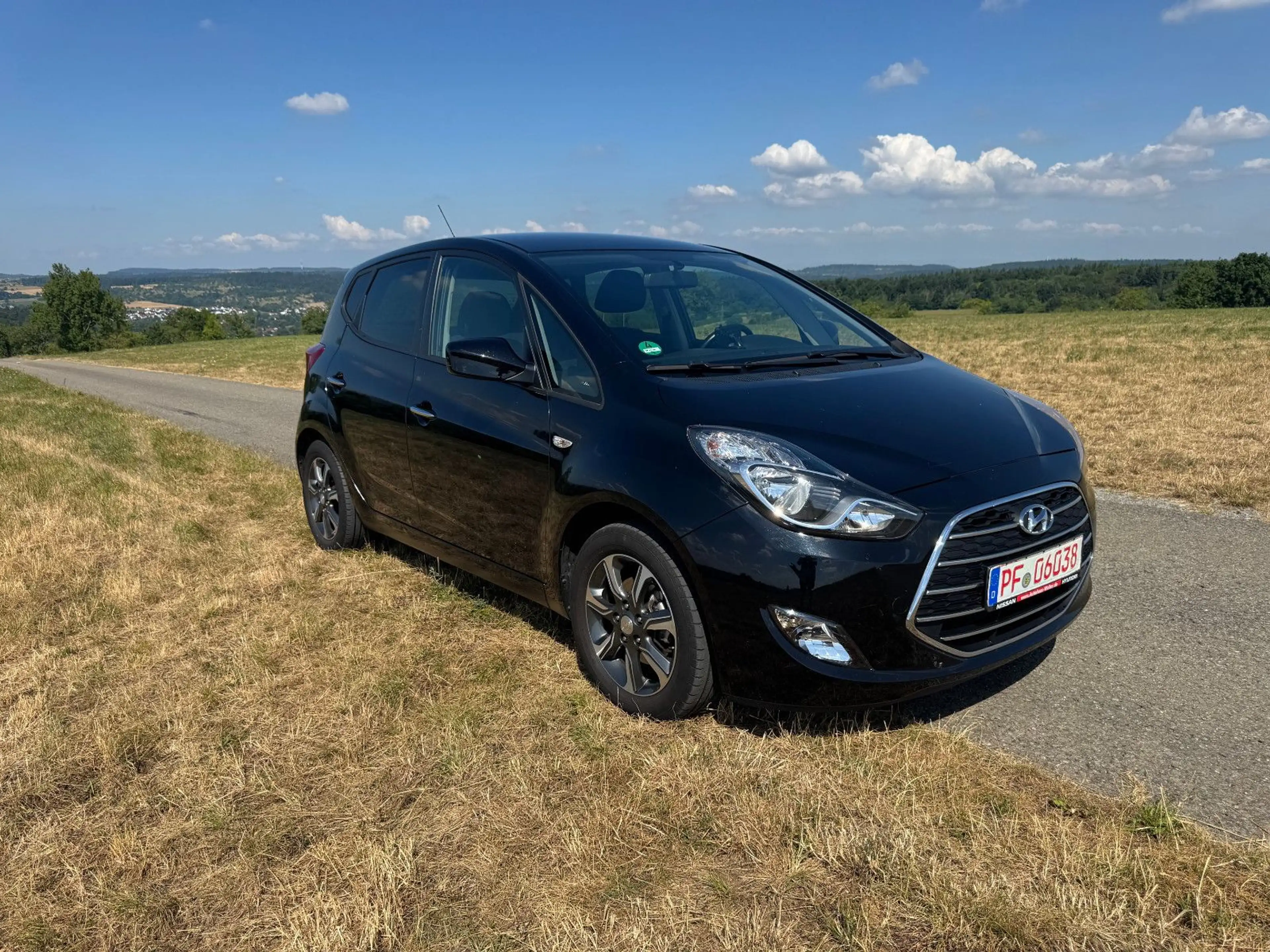 Hyundai iX20 YES! / original KM / Rückfahrkamera — photo 8