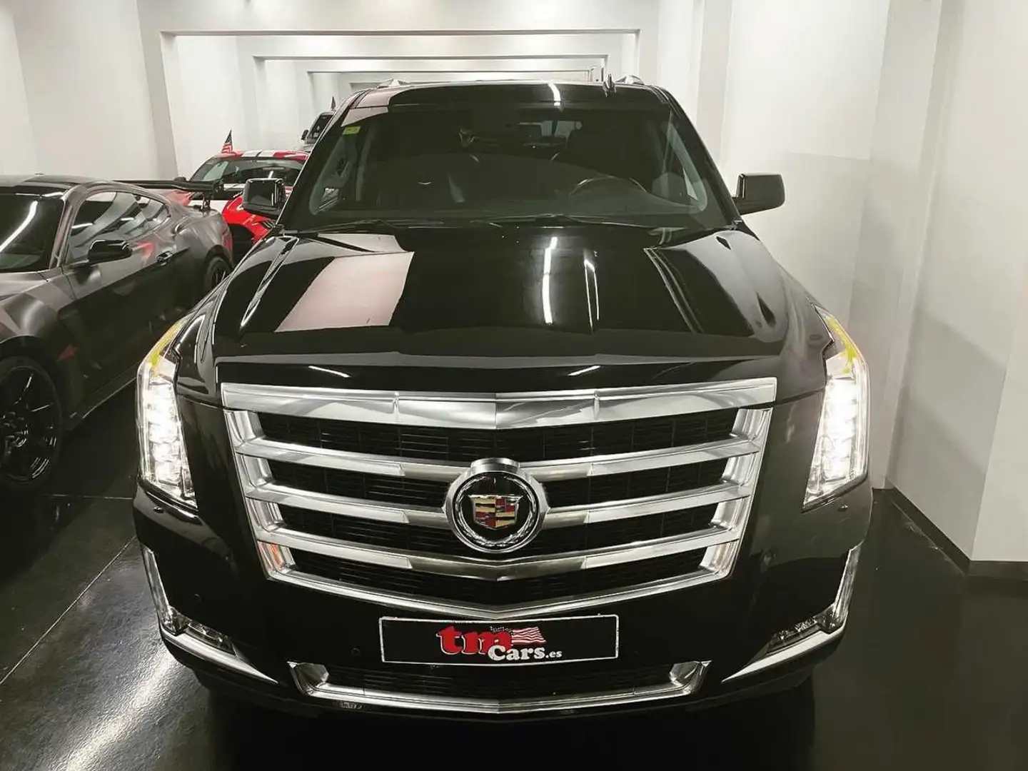 Cadillac Escalade Luxury Black - 1