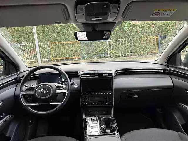 Hyundai Tucson view 22