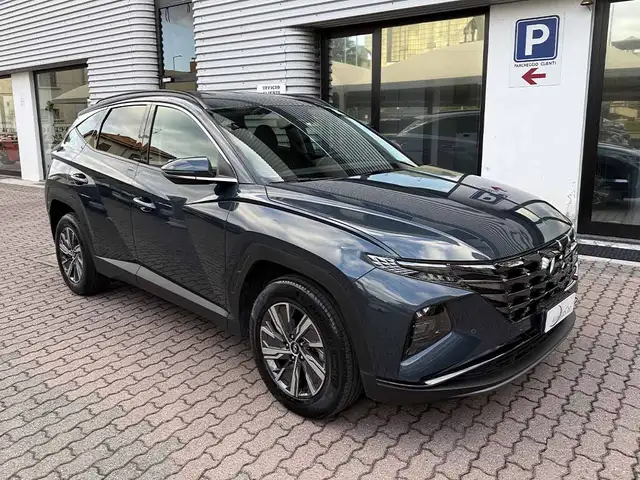 Hyundai Tucson view 3