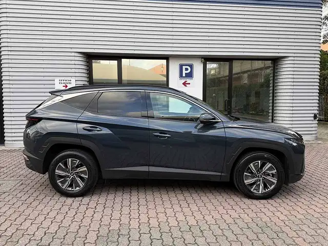 Hyundai Tucson view 4