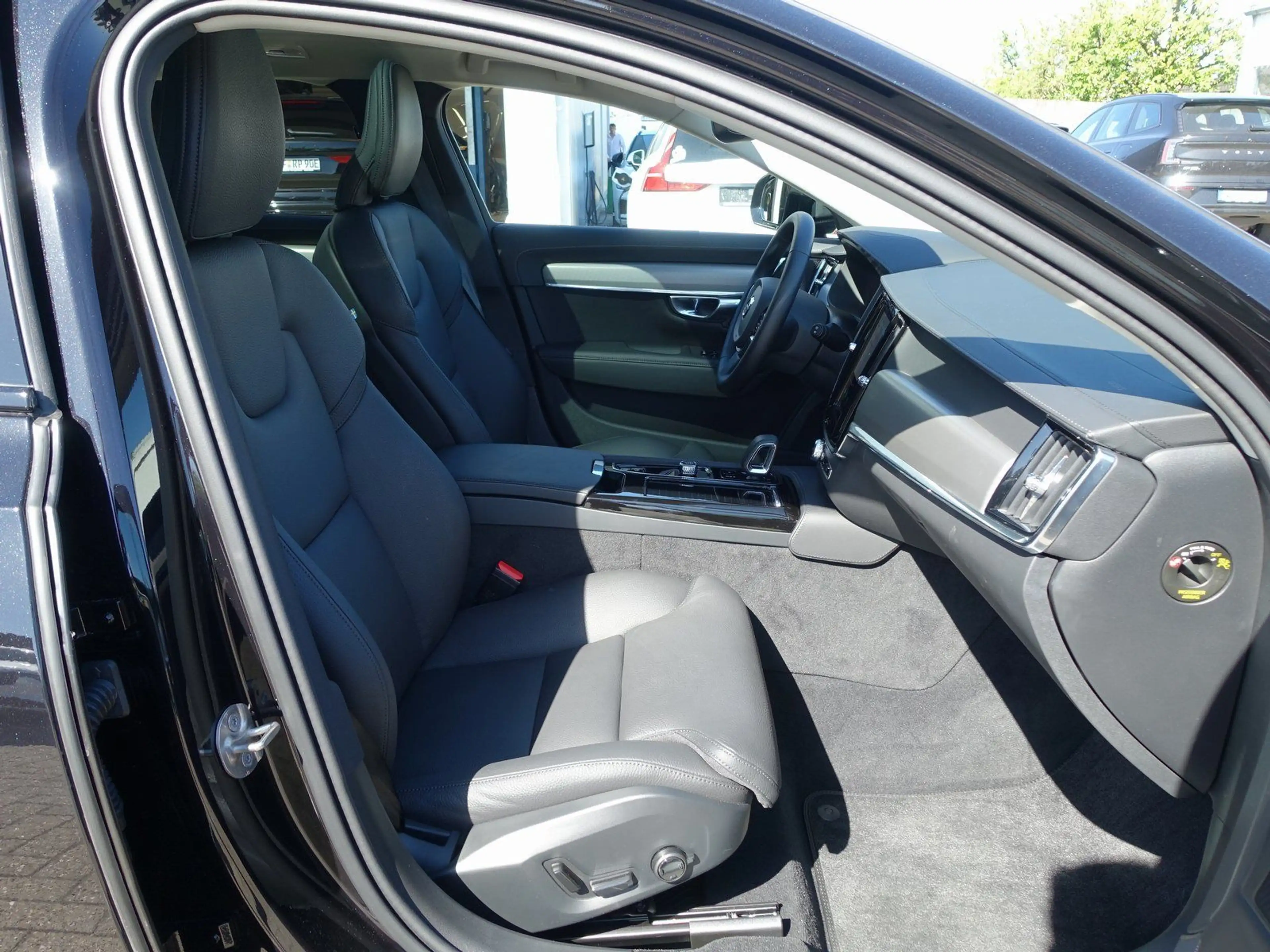 Volvo V90 Plus Dark T8 AWD Plug-in/HeadUp/360°Cam — photo 9